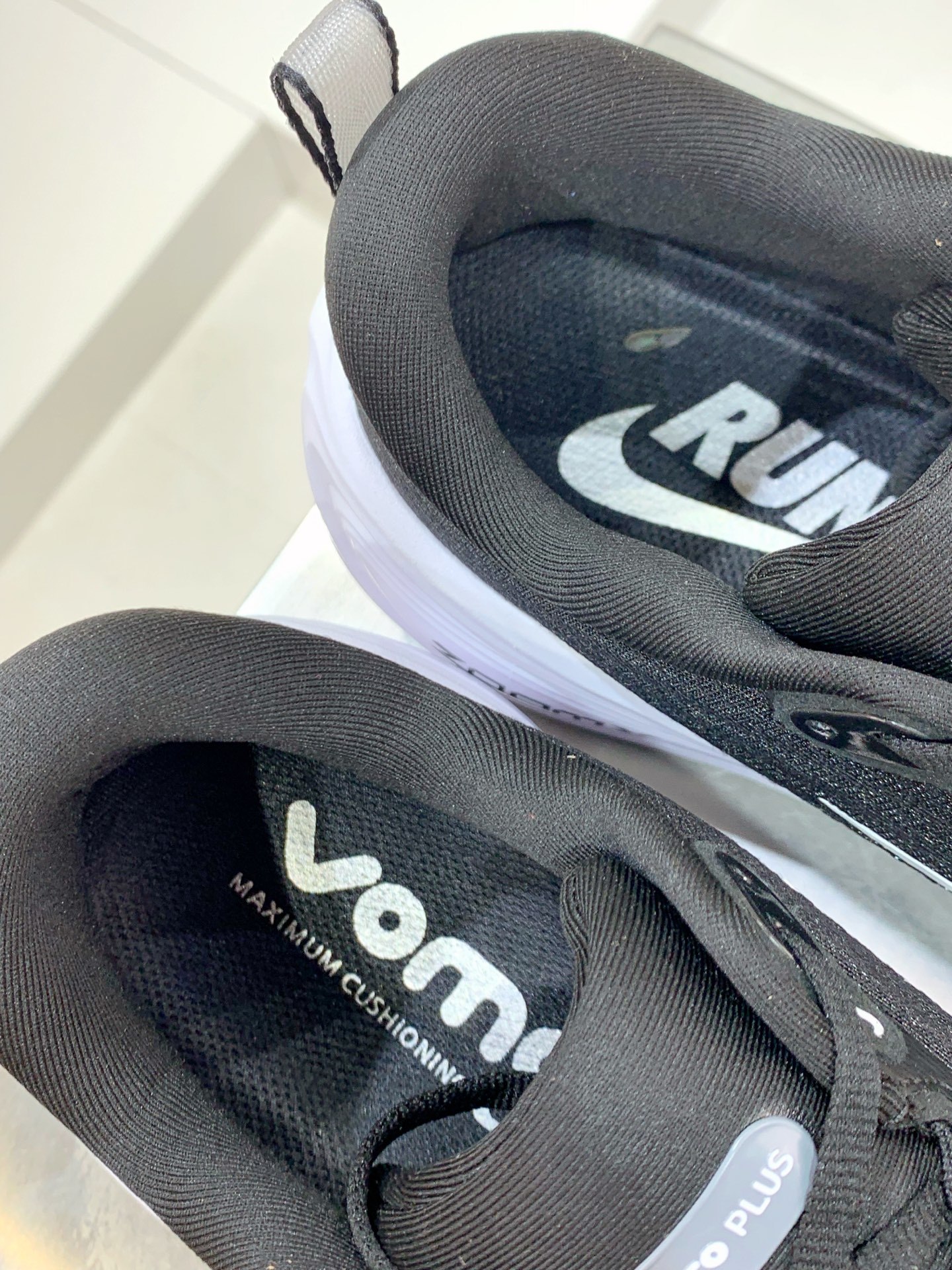 Nike Pegasus Grey / White detail view 2