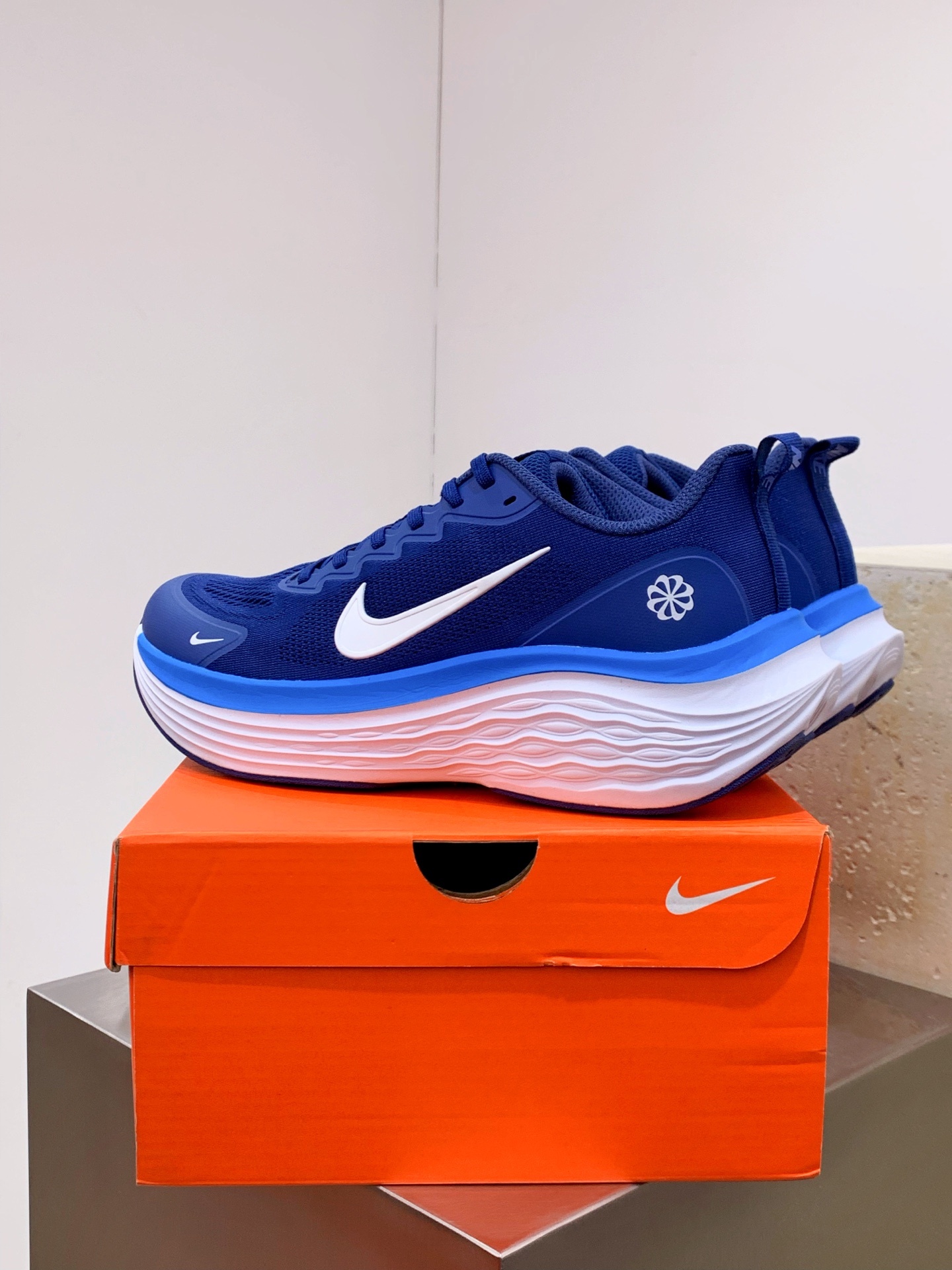 Nike Pegasus White / Blue detail view 5