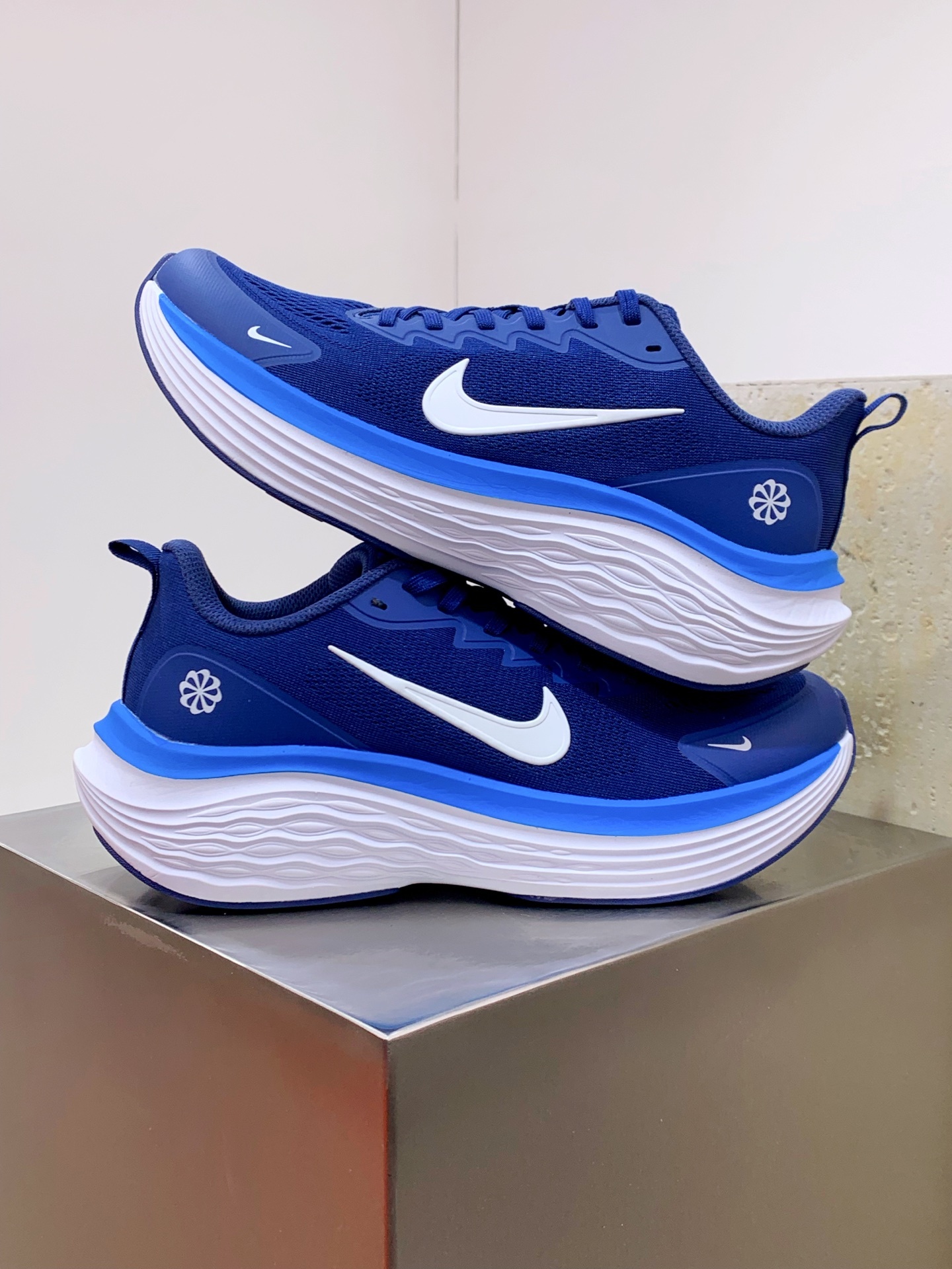 Nike Pegasus White / Blue detail view 6