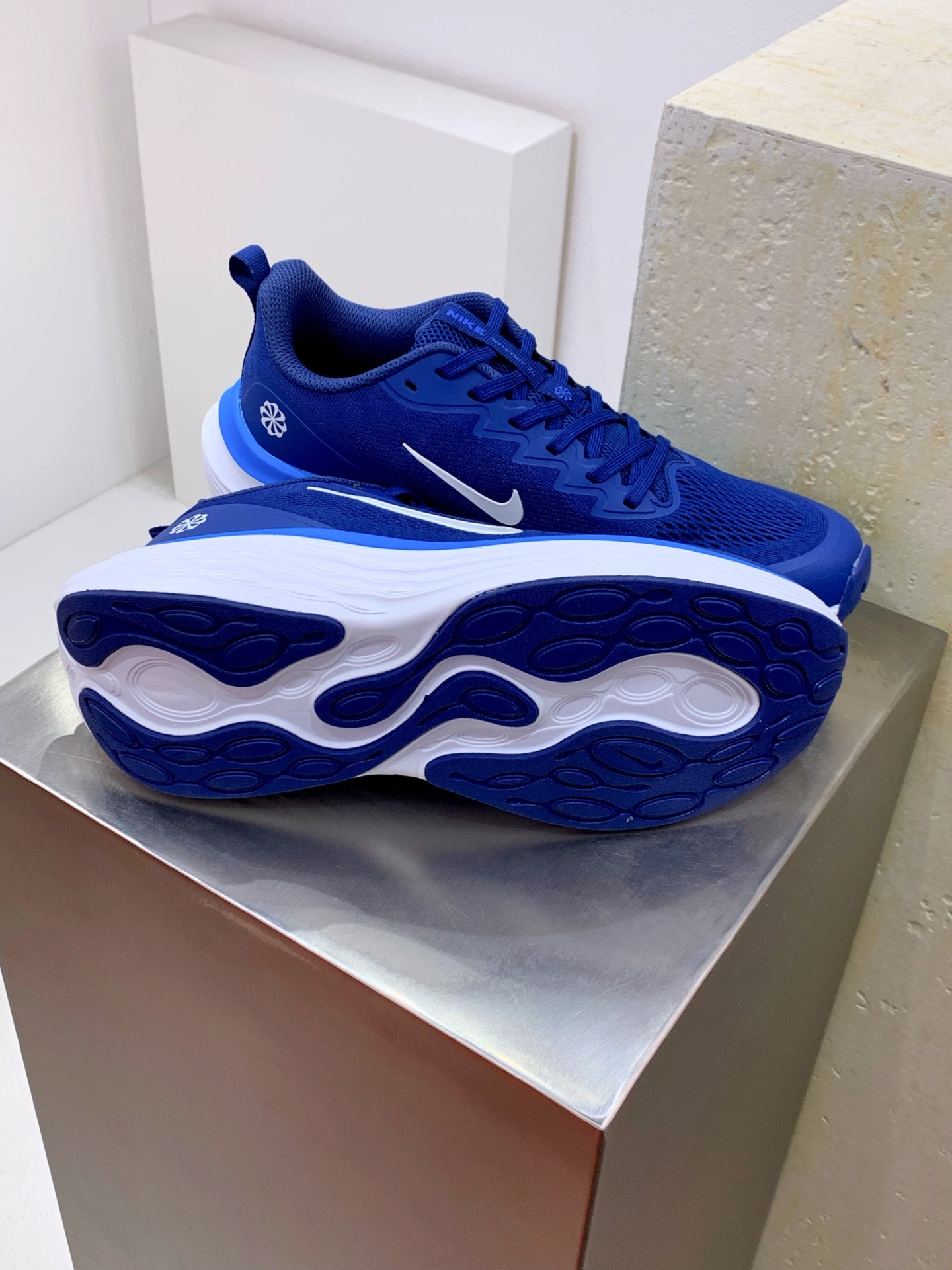 Nike Pegasus White / Blue detail view 7