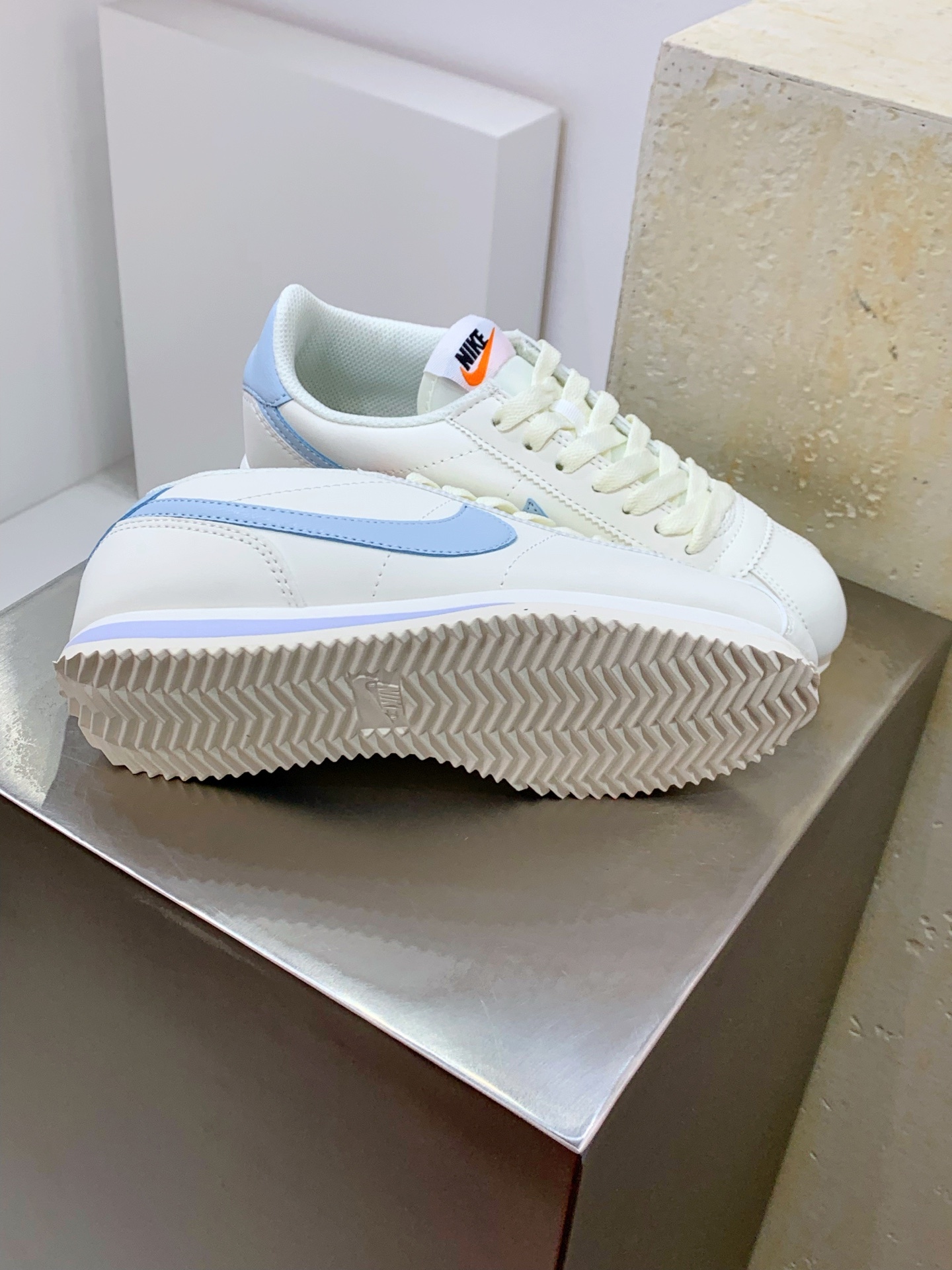 Nike Pegasus White / Grey detail view 6