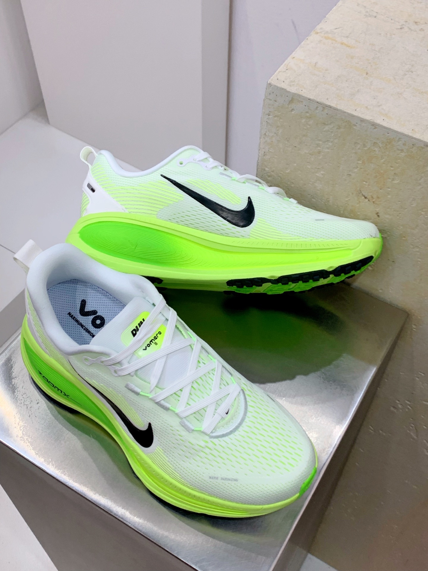 Nike Pegasus White / Grey detail view 7