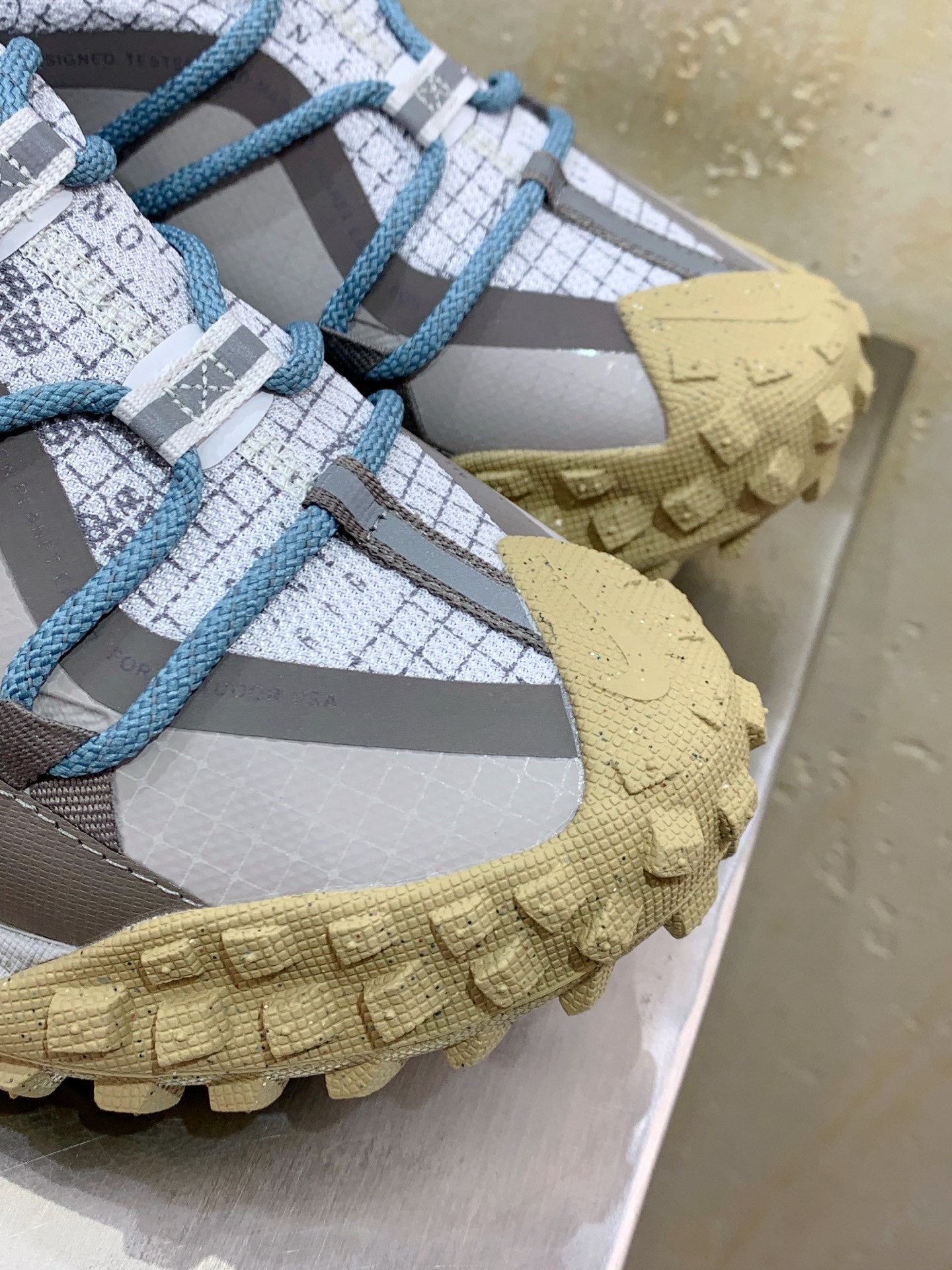 Nike Pegasus White / Grey main view