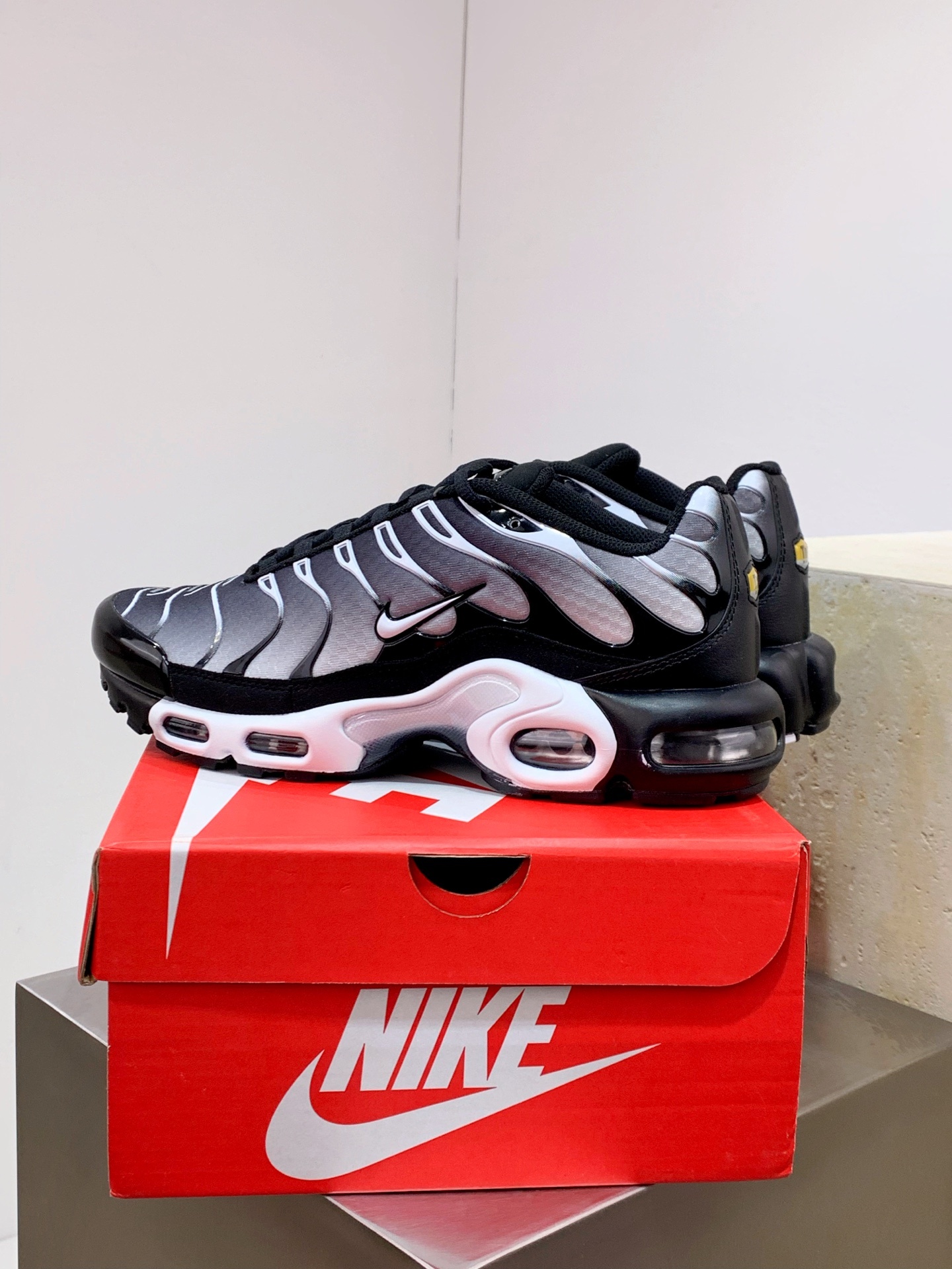 Nike Air Max 95 Grey / White detail view 4