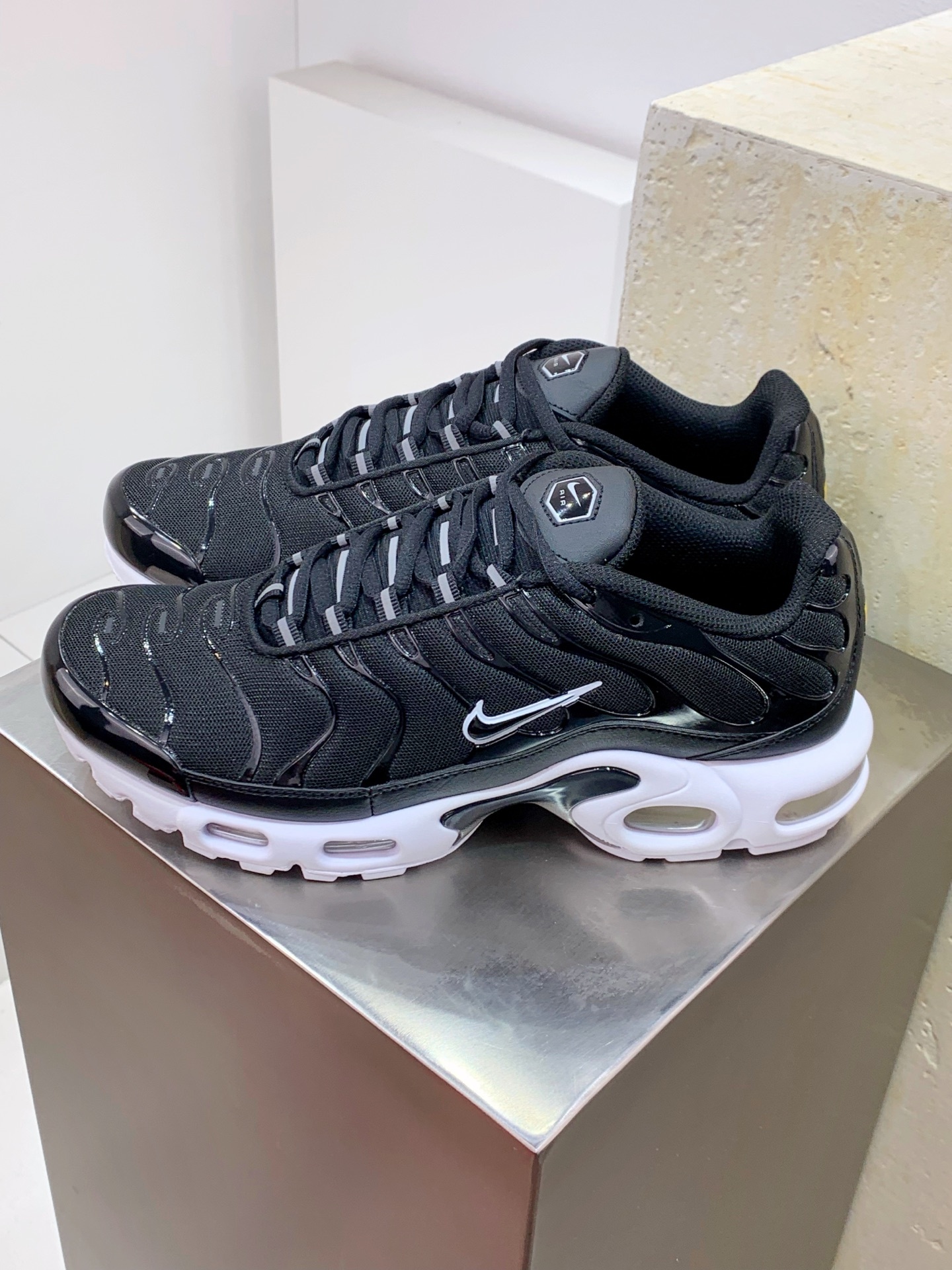 Nike Air Max 95 Grey / White detail view 8