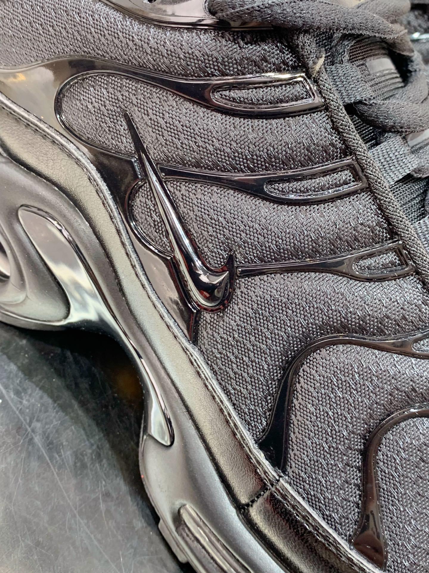 Nike Air Max 95 Grey / White detail view 1