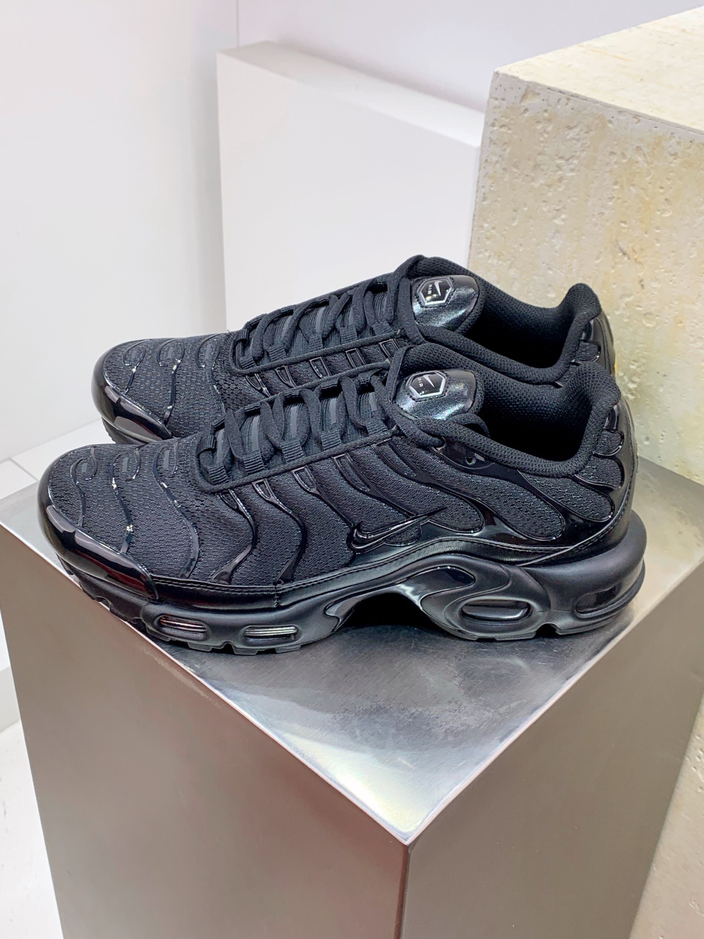 Nike Air Max 95 Grey / White detail view 8