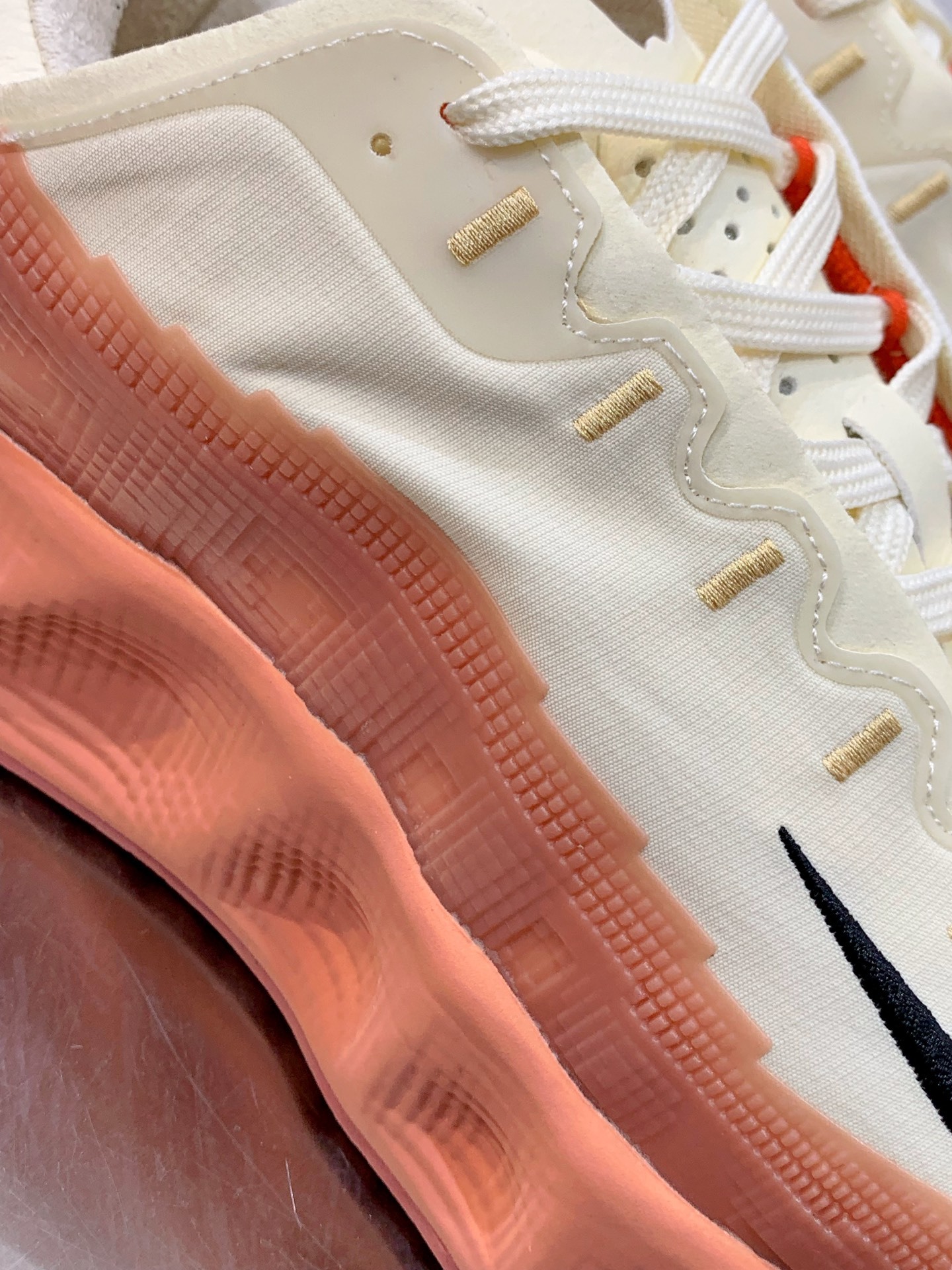 Nike Air Force 1 Low White / Grey detail view 1