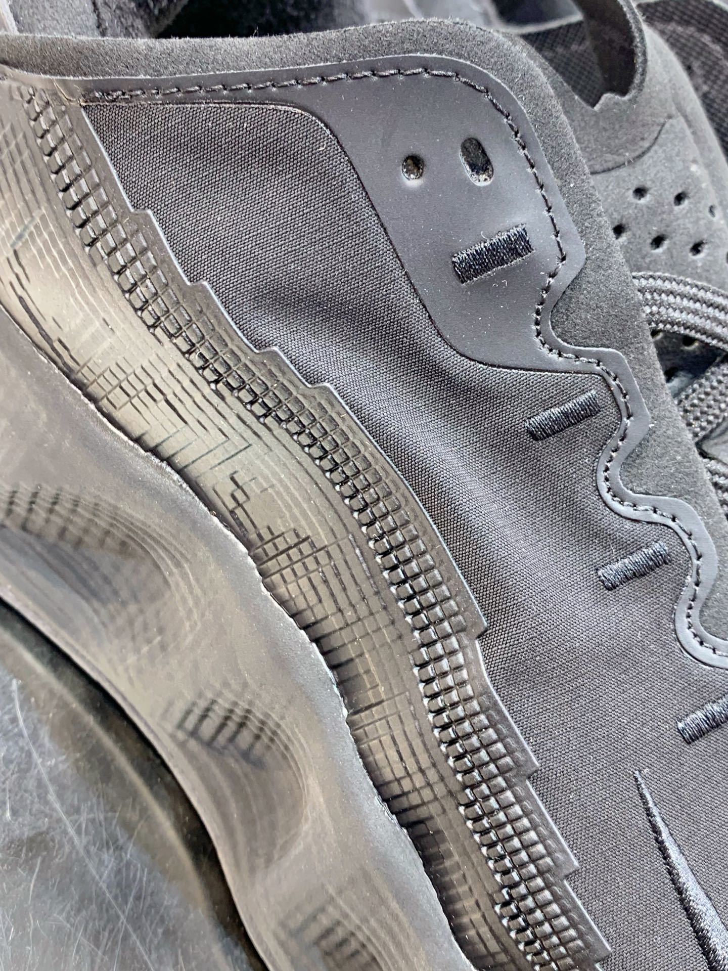 Nike Air Force 1 Low Grey / White detail view 1