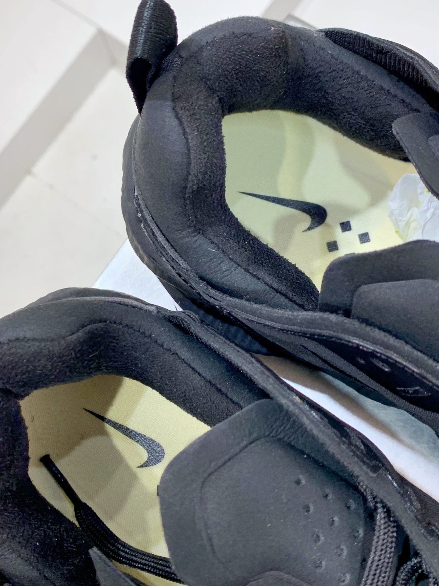 Nike Air Force 1 Low Grey / White detail view 2