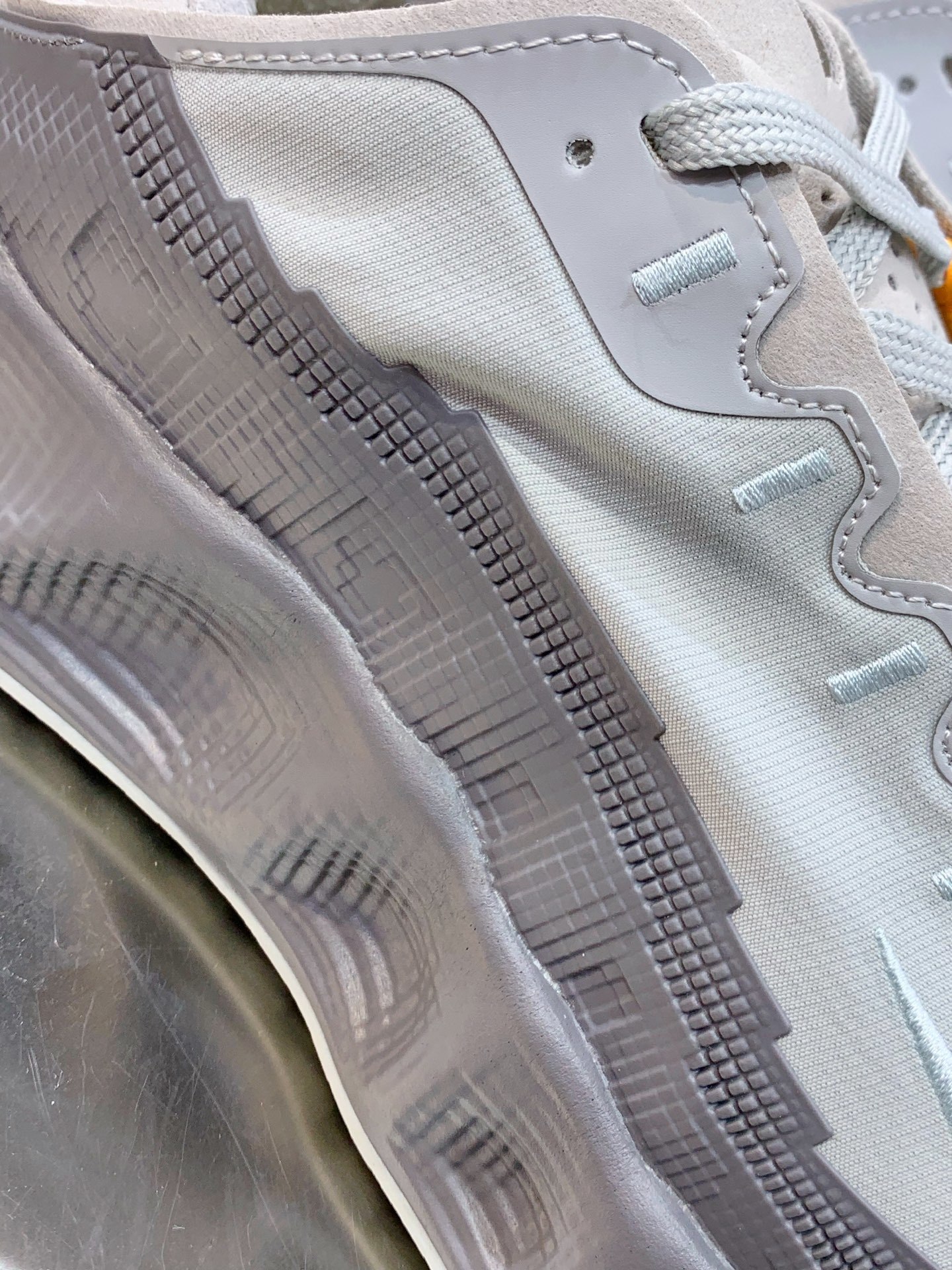 Nike Air Force 1 Low White / Grey detail view 1