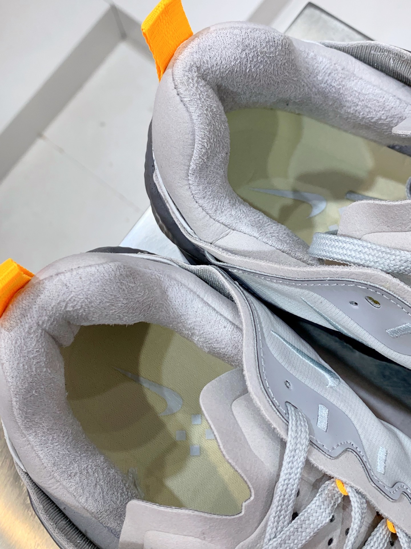 Nike Air Force 1 Low White / Grey detail view 2