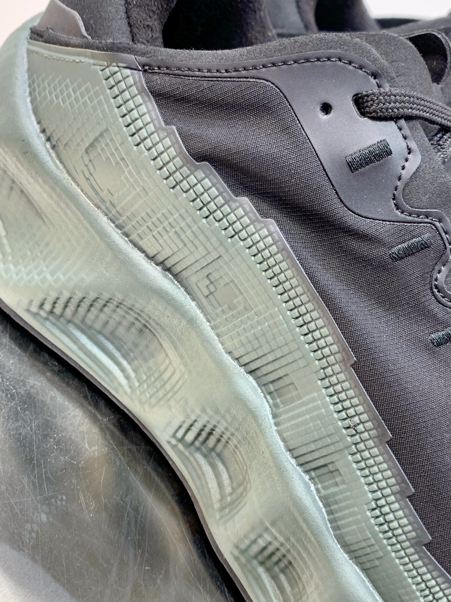 Nike Air Force 1 Low Grey / White detail view 1