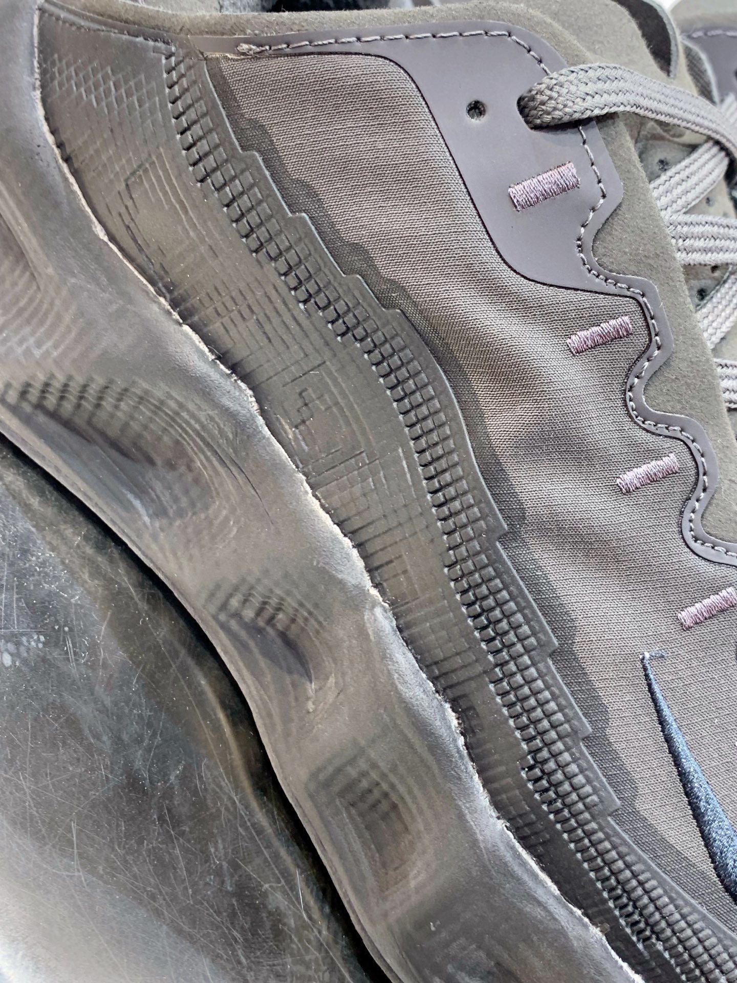 Nike Air Force 1 Low White / Grey detail view 1