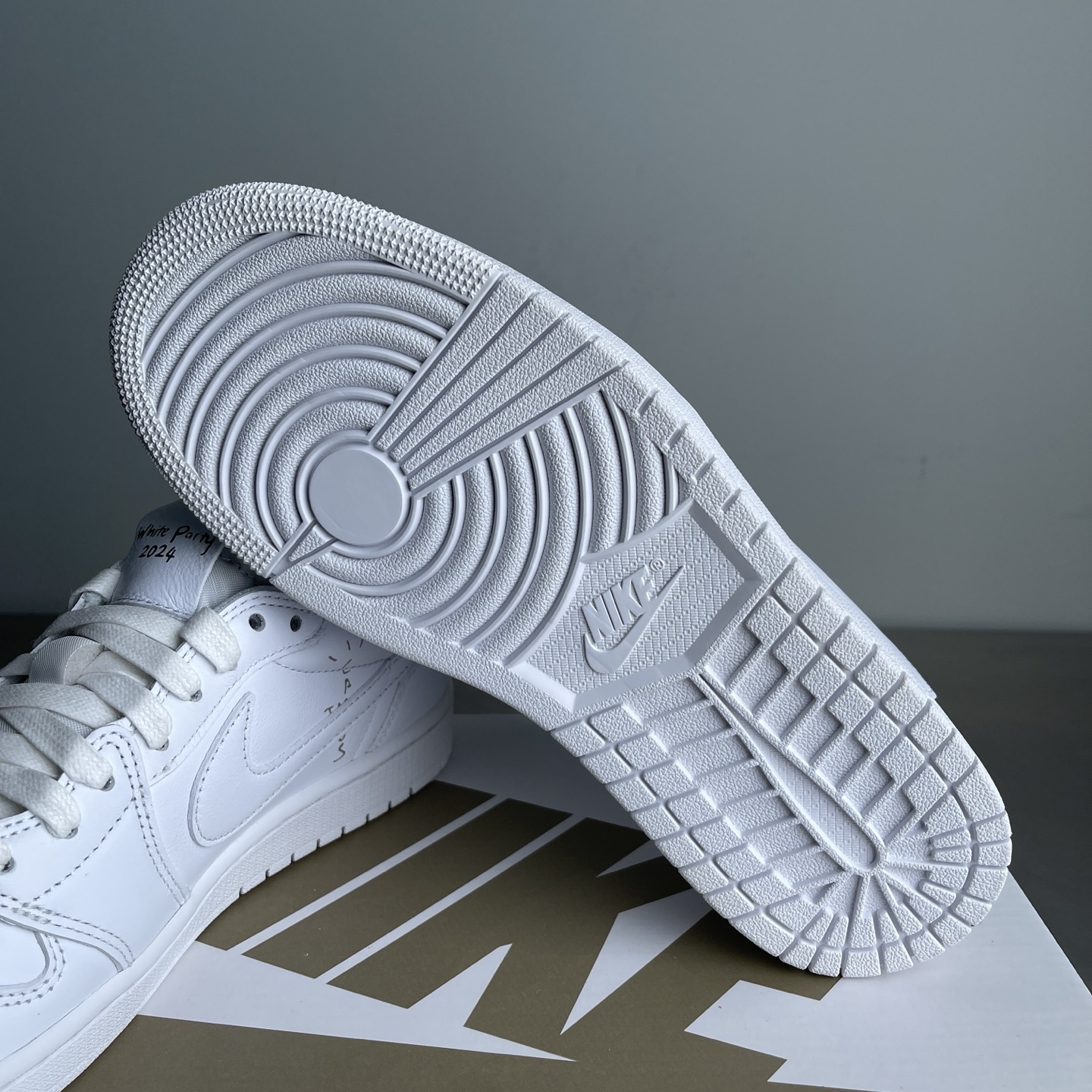 Nike Air Force 1 Low Grey / White main view
