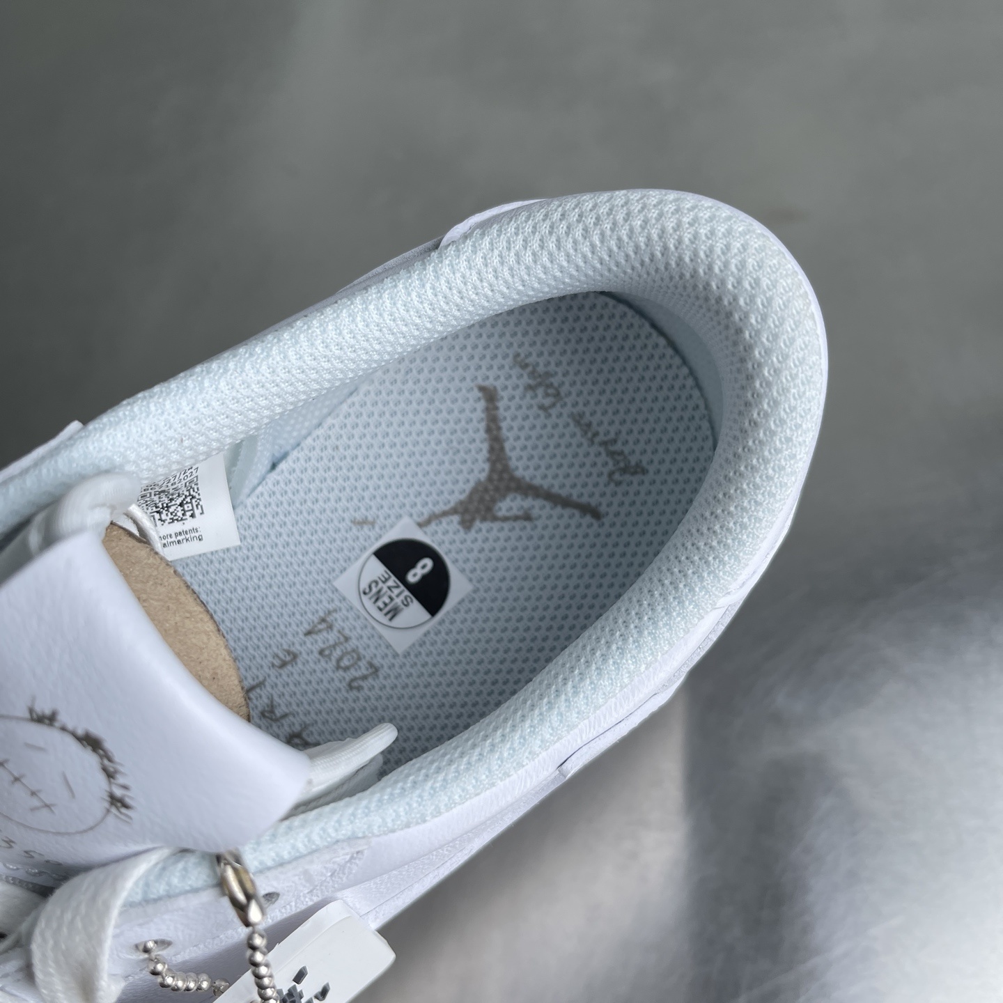 Nike Air Force 1 Low Grey / White detail view 1