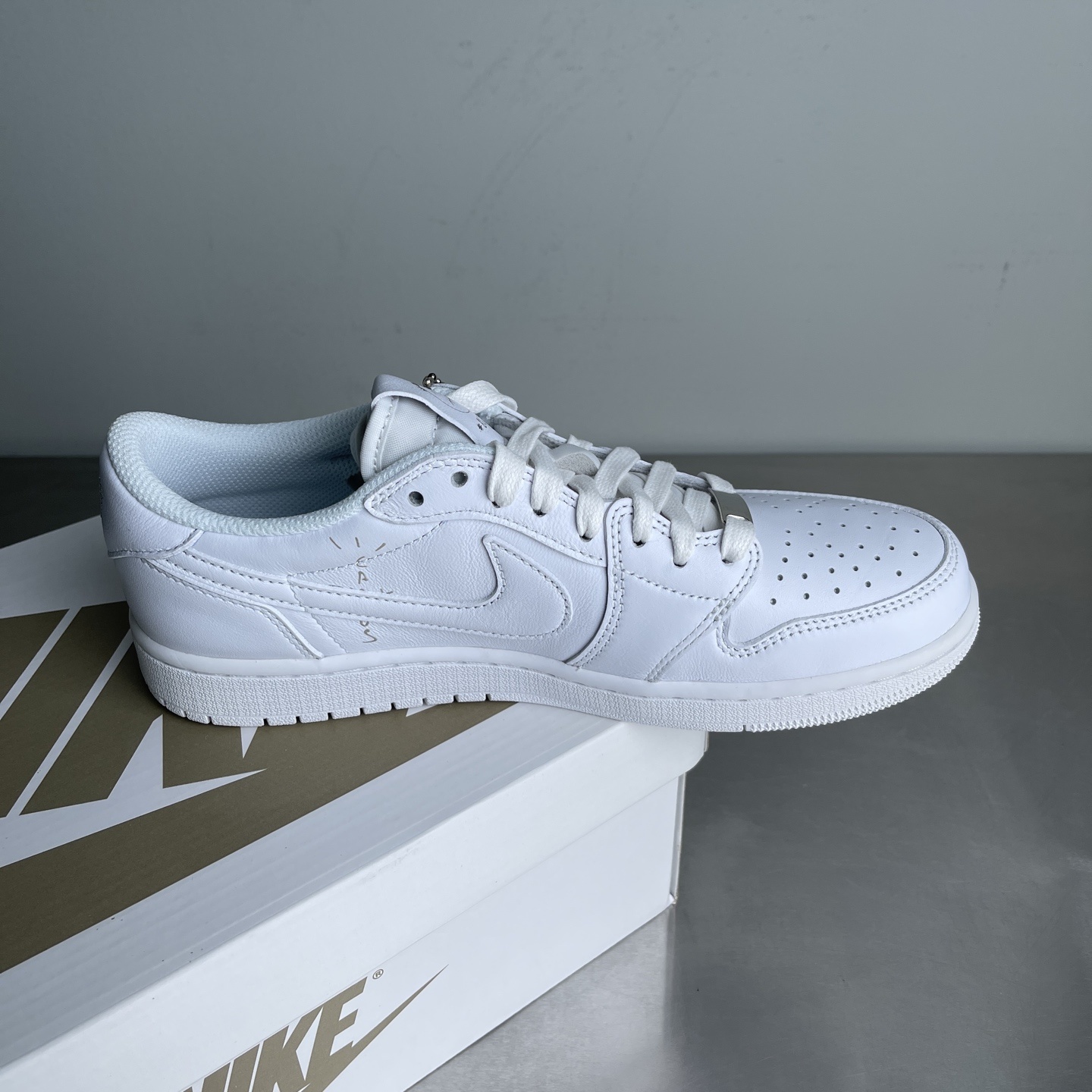 Nike Air Force 1 Low Grey / White detail view 6