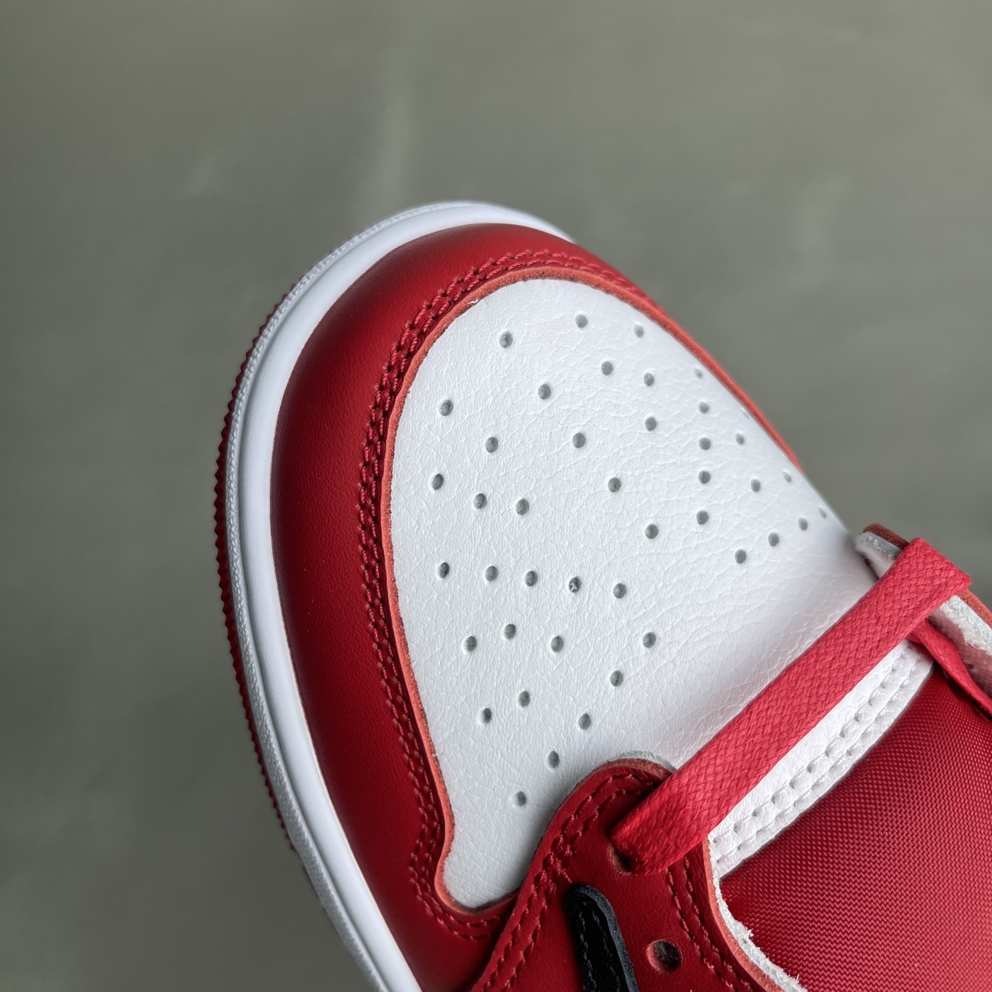 Nike Air Force 1 Low White / Burgundy detail view 4