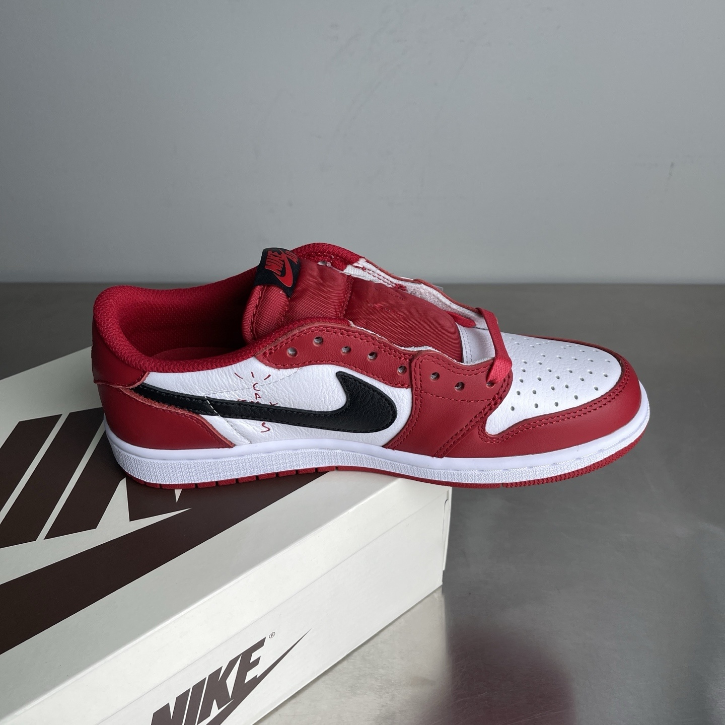 Nike Air Force 1 Low White / Burgundy detail view 6