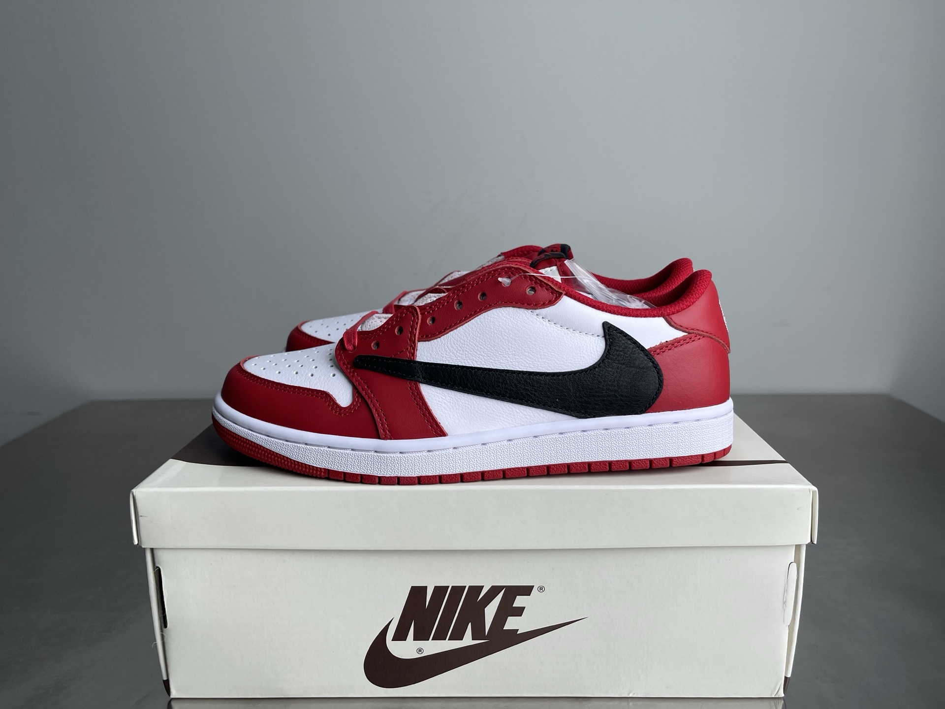 Nike Air Force 1 Low White / Burgundy detail view 8