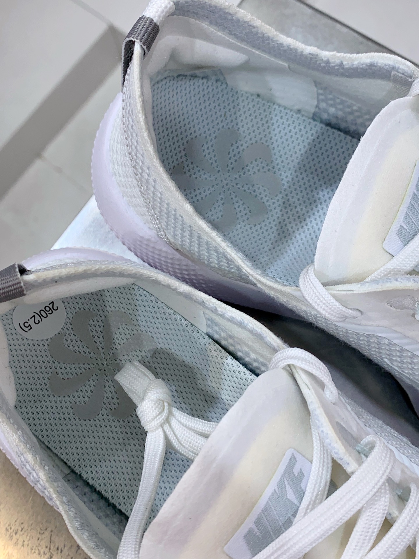 Nike Other Running White / Grey detail view 2