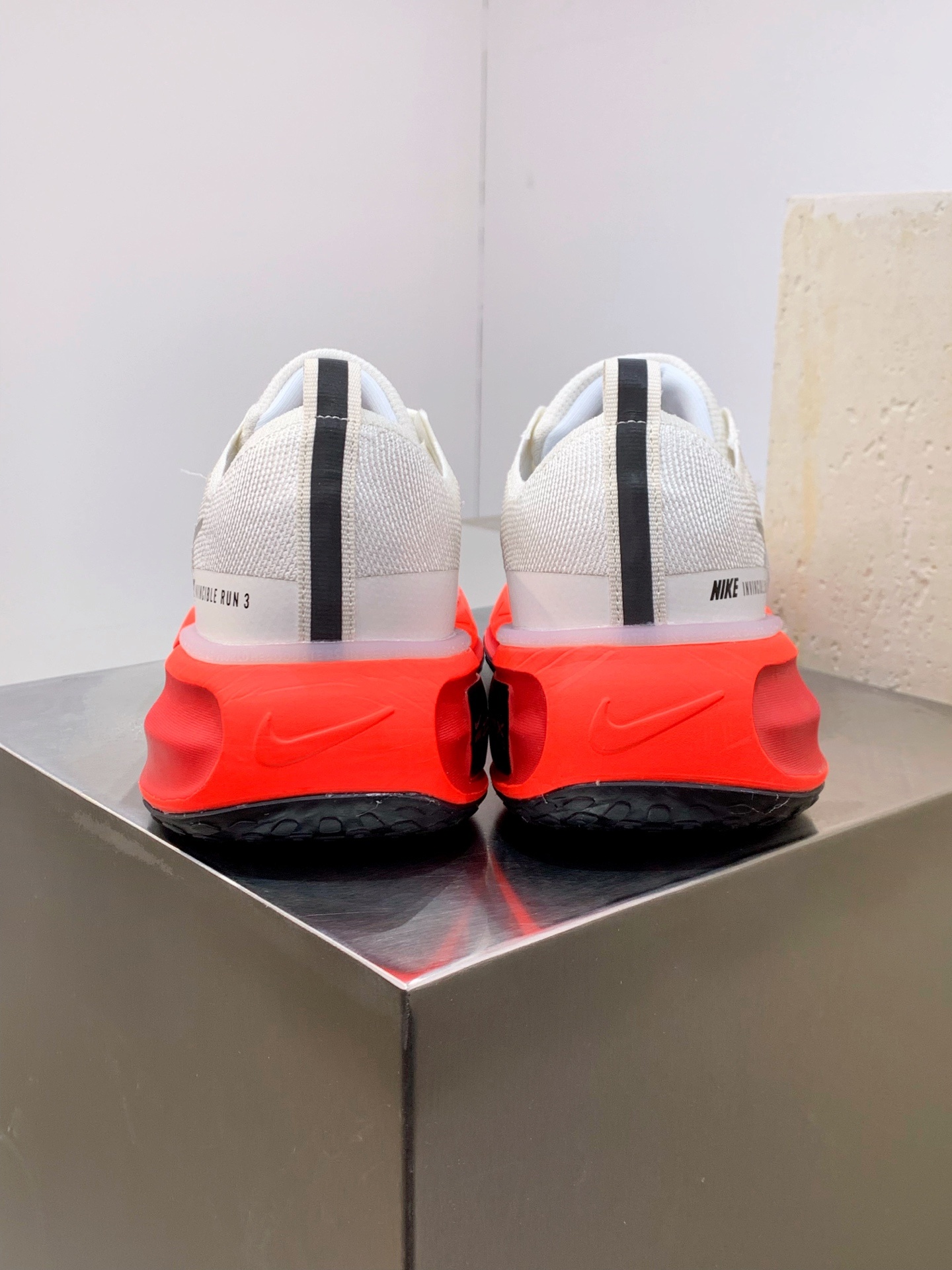 Nike V2K Run White / Grey detail view 3