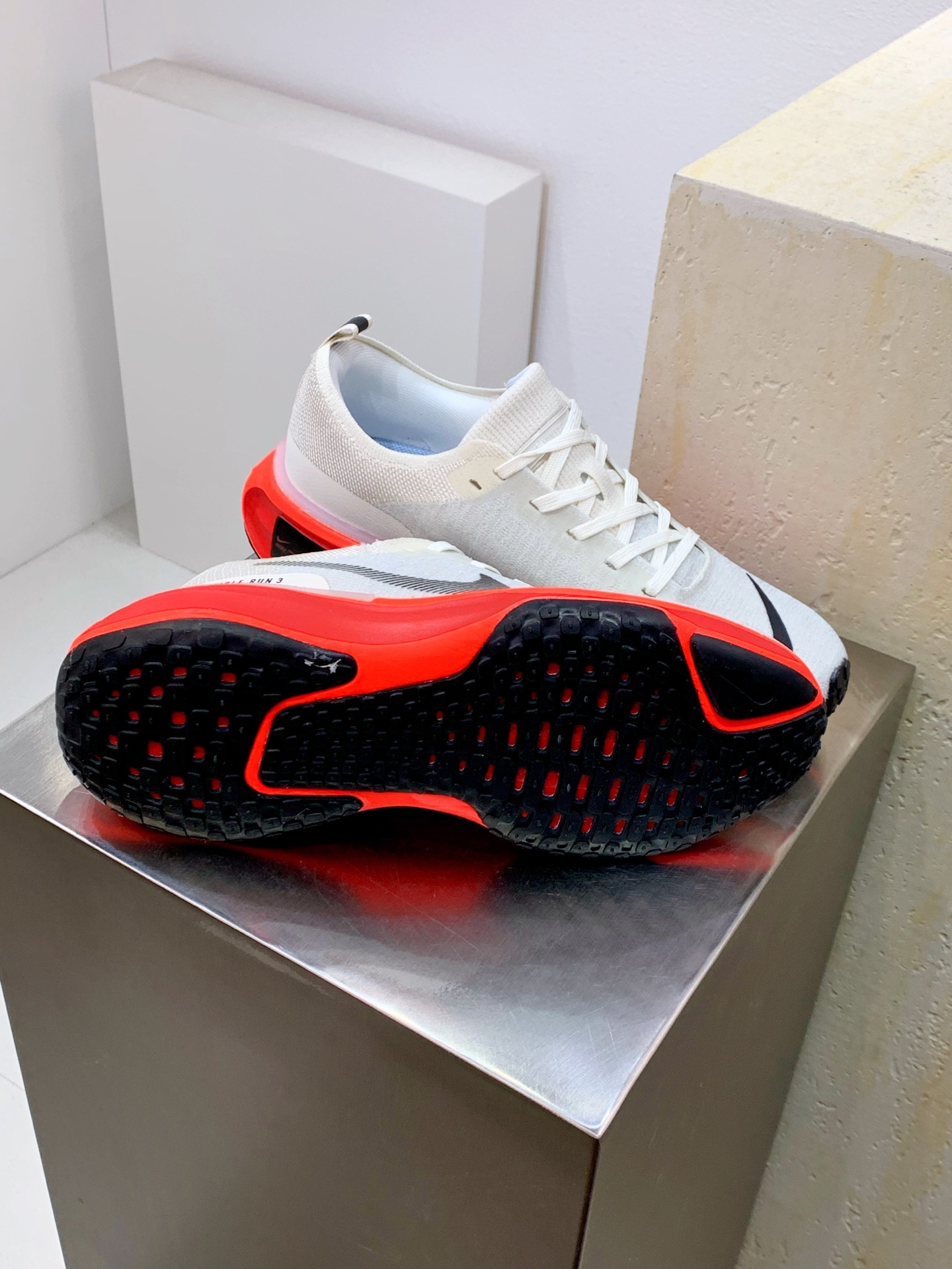 Nike V2K Run White / Grey detail view 6