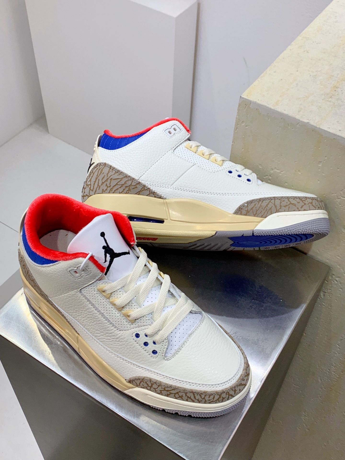 Nike Dunk Low White / Grey detail view 7