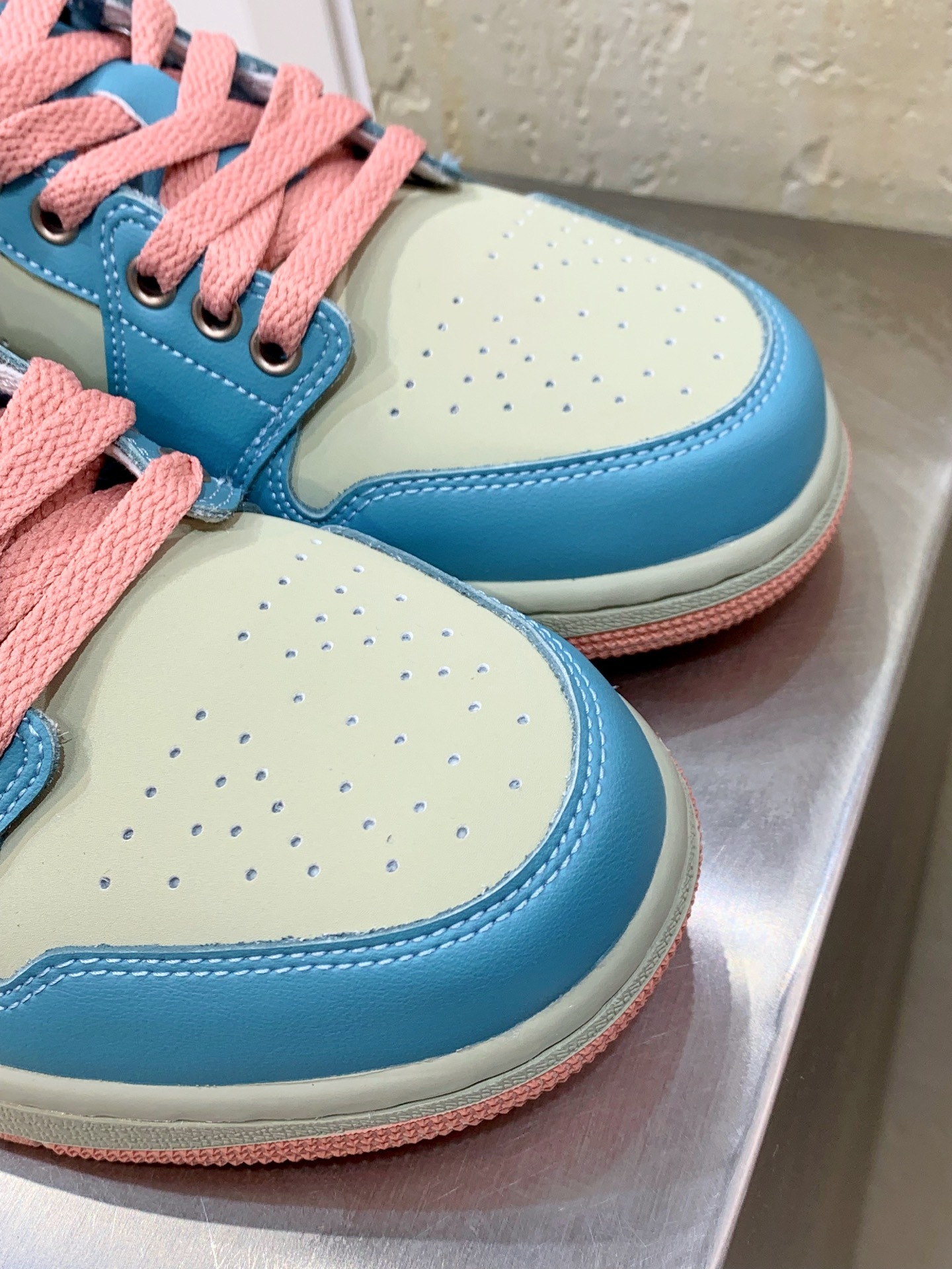 Nike Dunk Low White / Blue main view