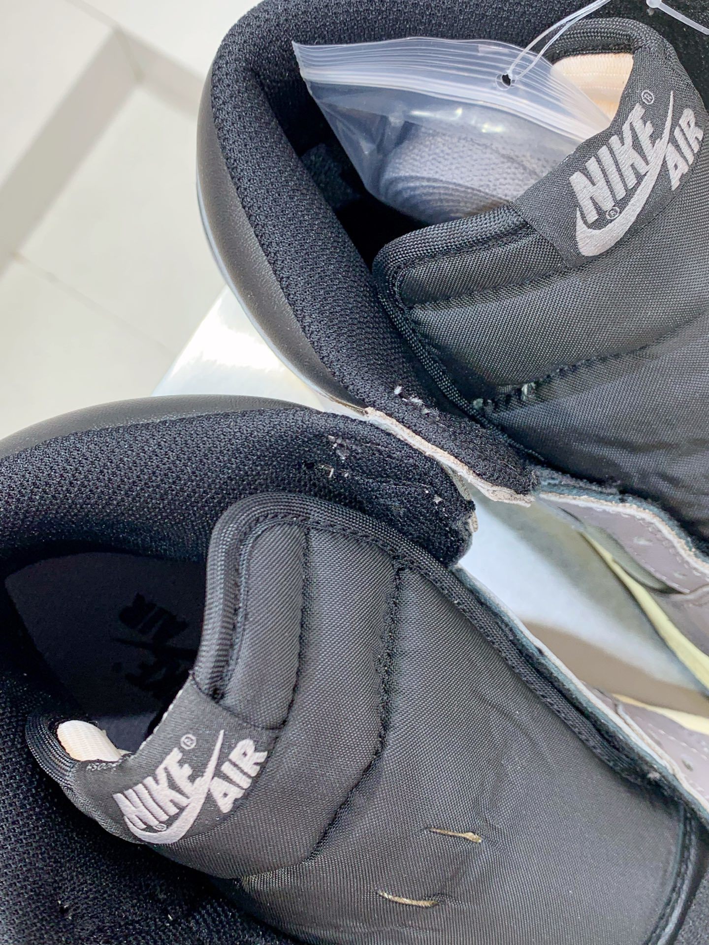 Nike Dunk Low Grey / White detail view 2
