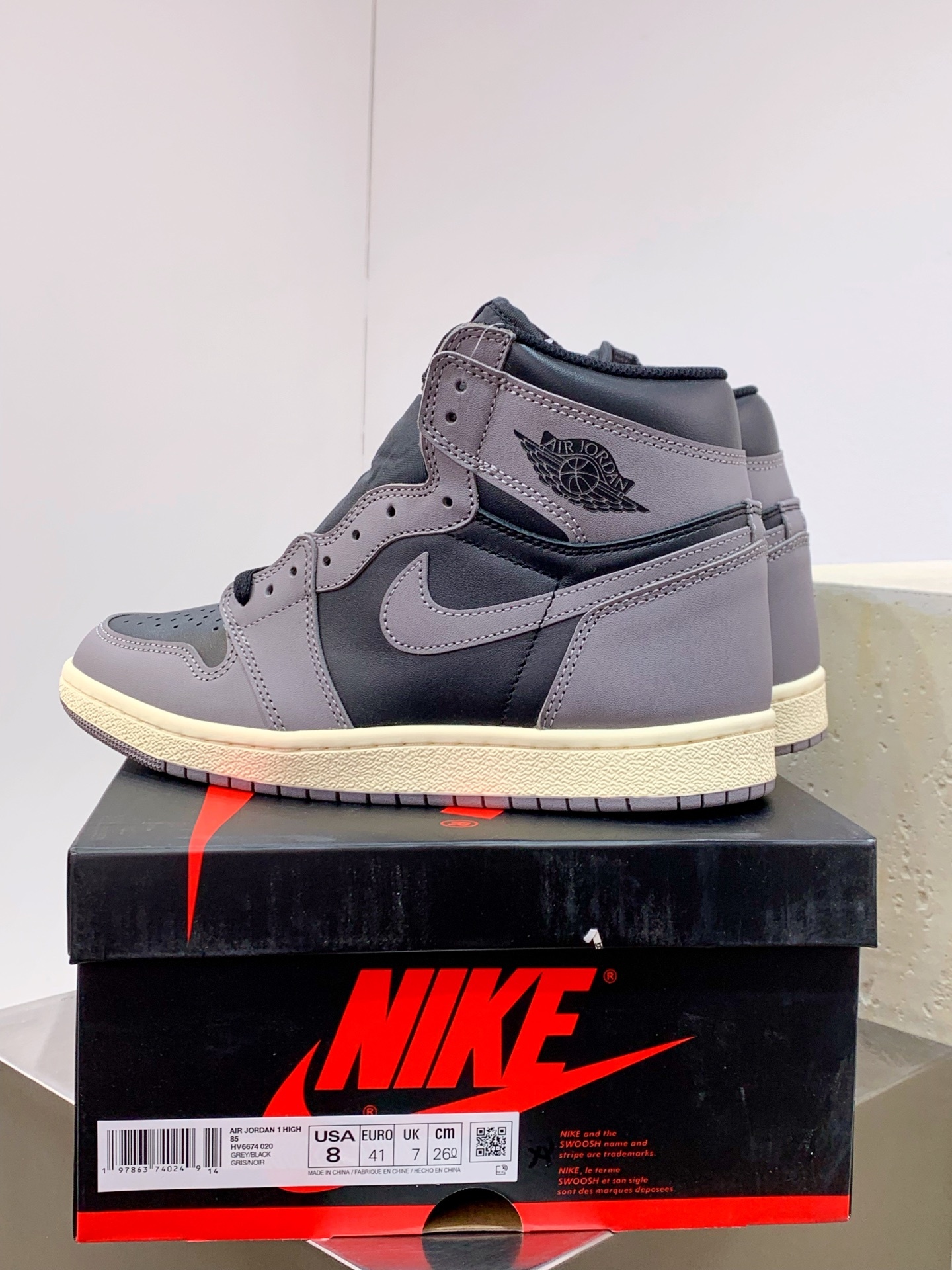 Nike Dunk Low Grey / White detail view 4