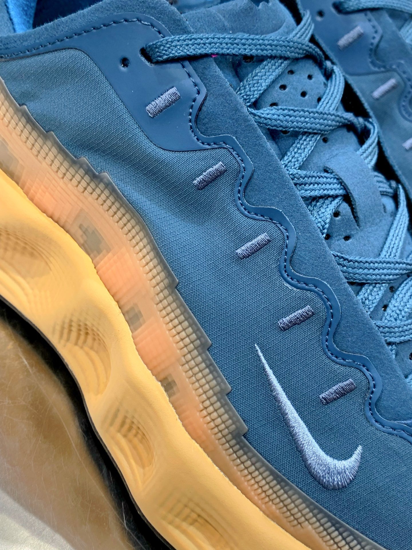 Nike Dunk Low Blue / White detail view 1
