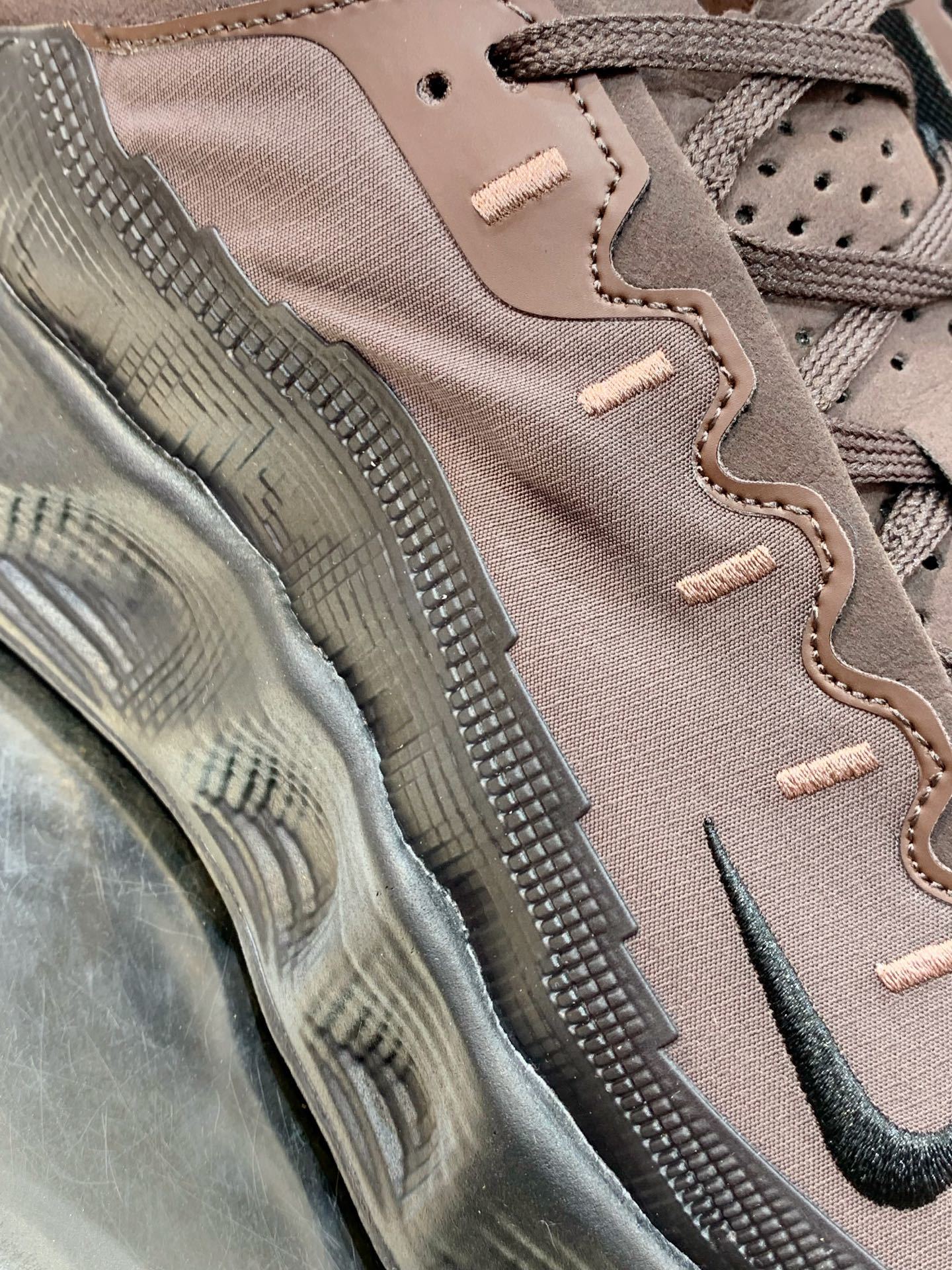 Nike Dunk Low Grey / White detail view 1