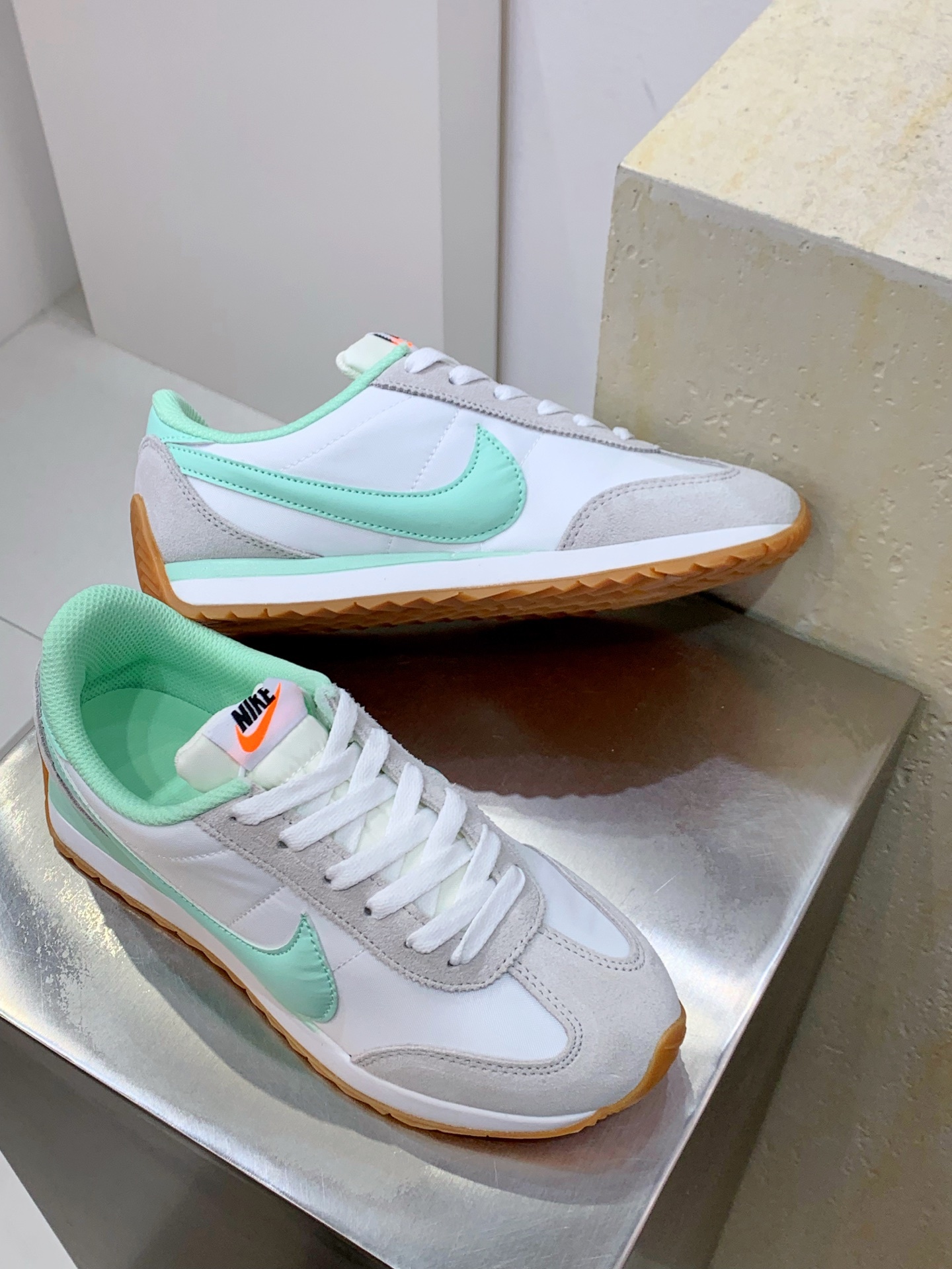 Nike Dunk Low White / Grey detail view 7