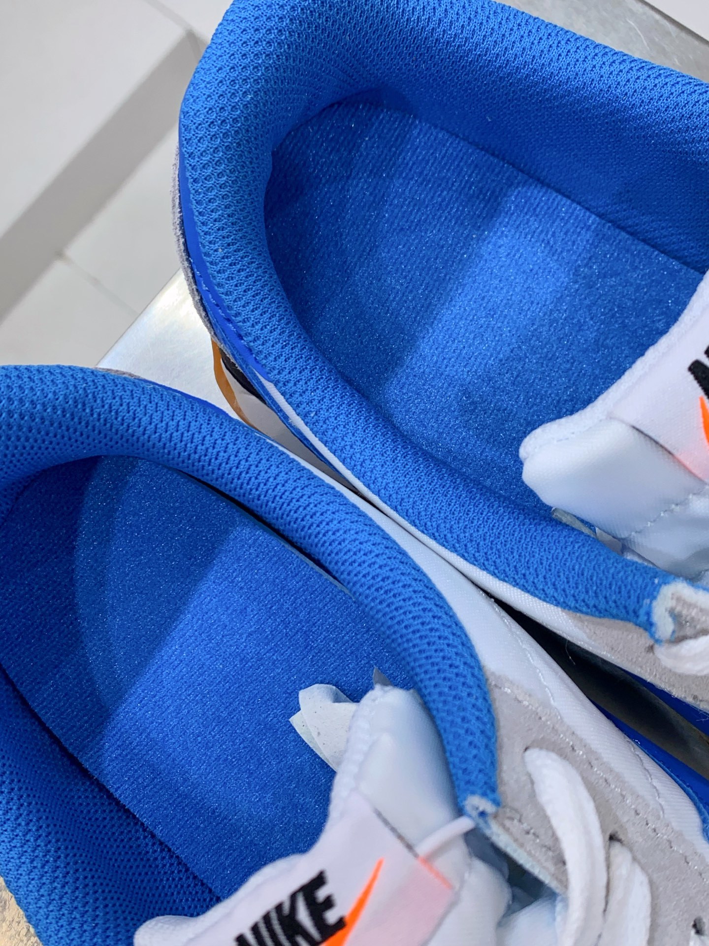 Nike Dunk Low White / Grey detail view 2