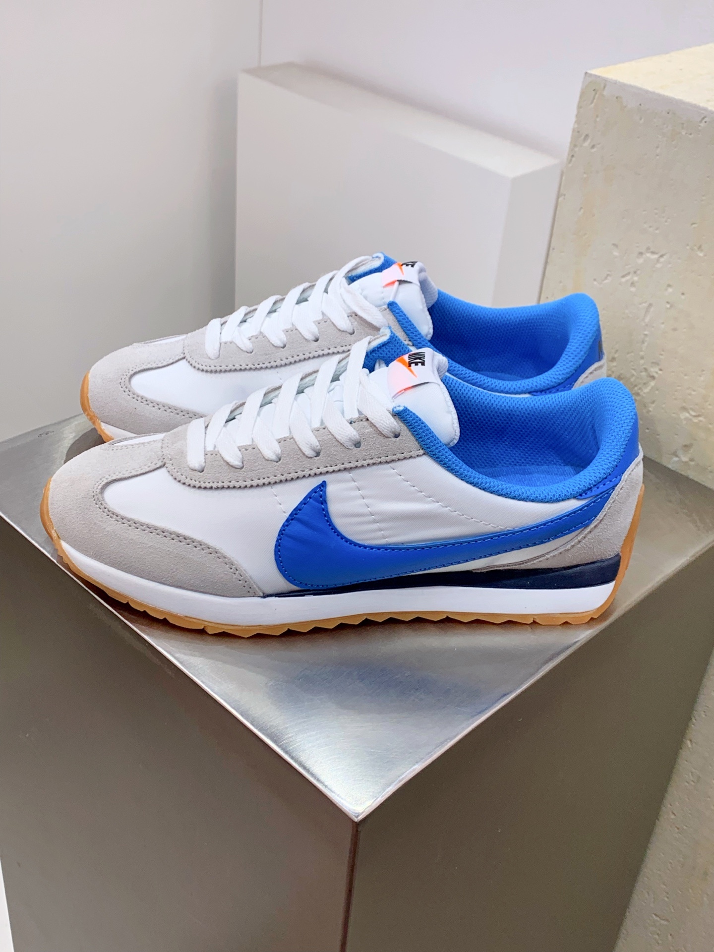 Nike Dunk Low White / Grey detail view 8