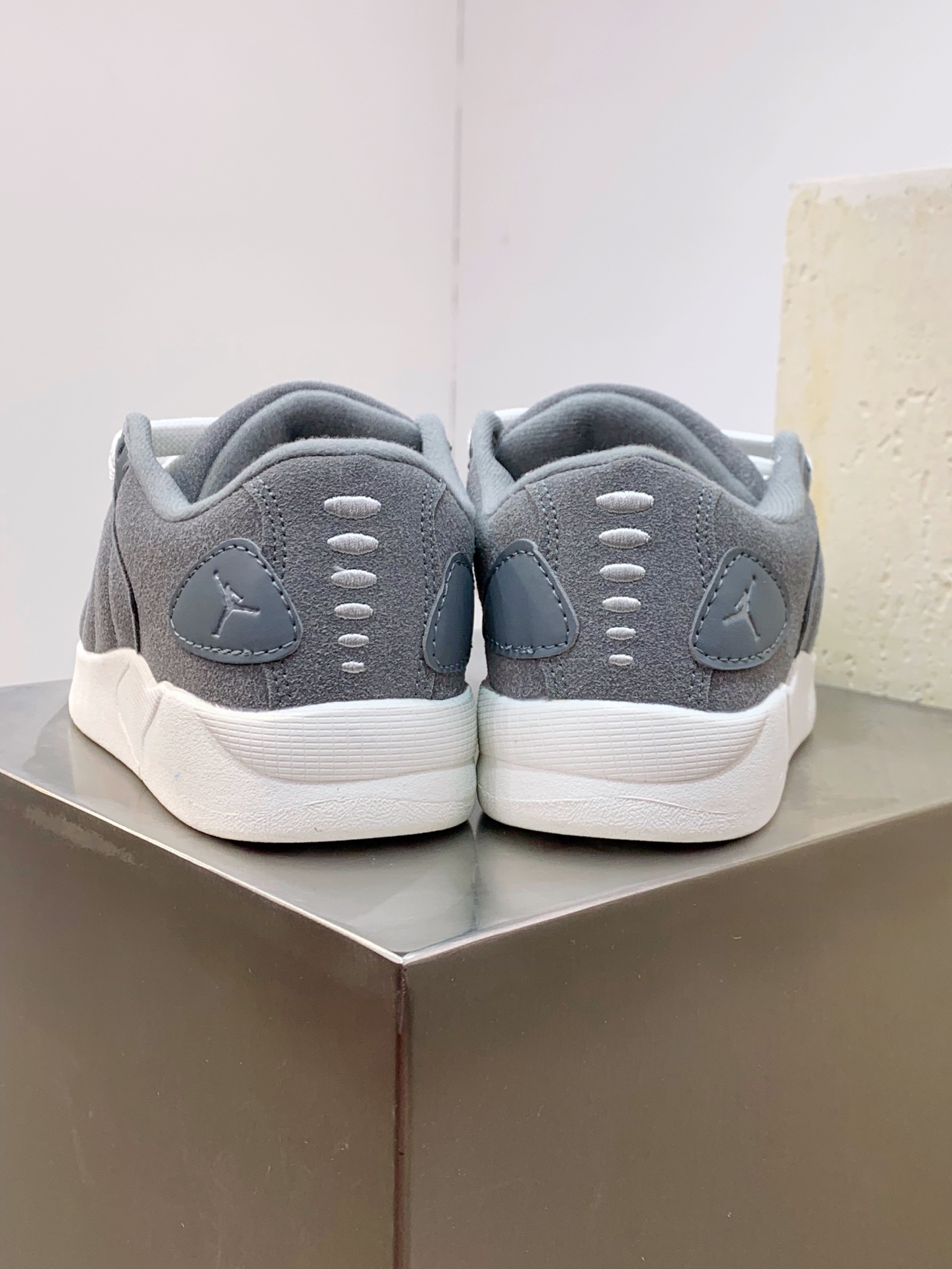 Nike Dunk Low Grey / White detail view 3