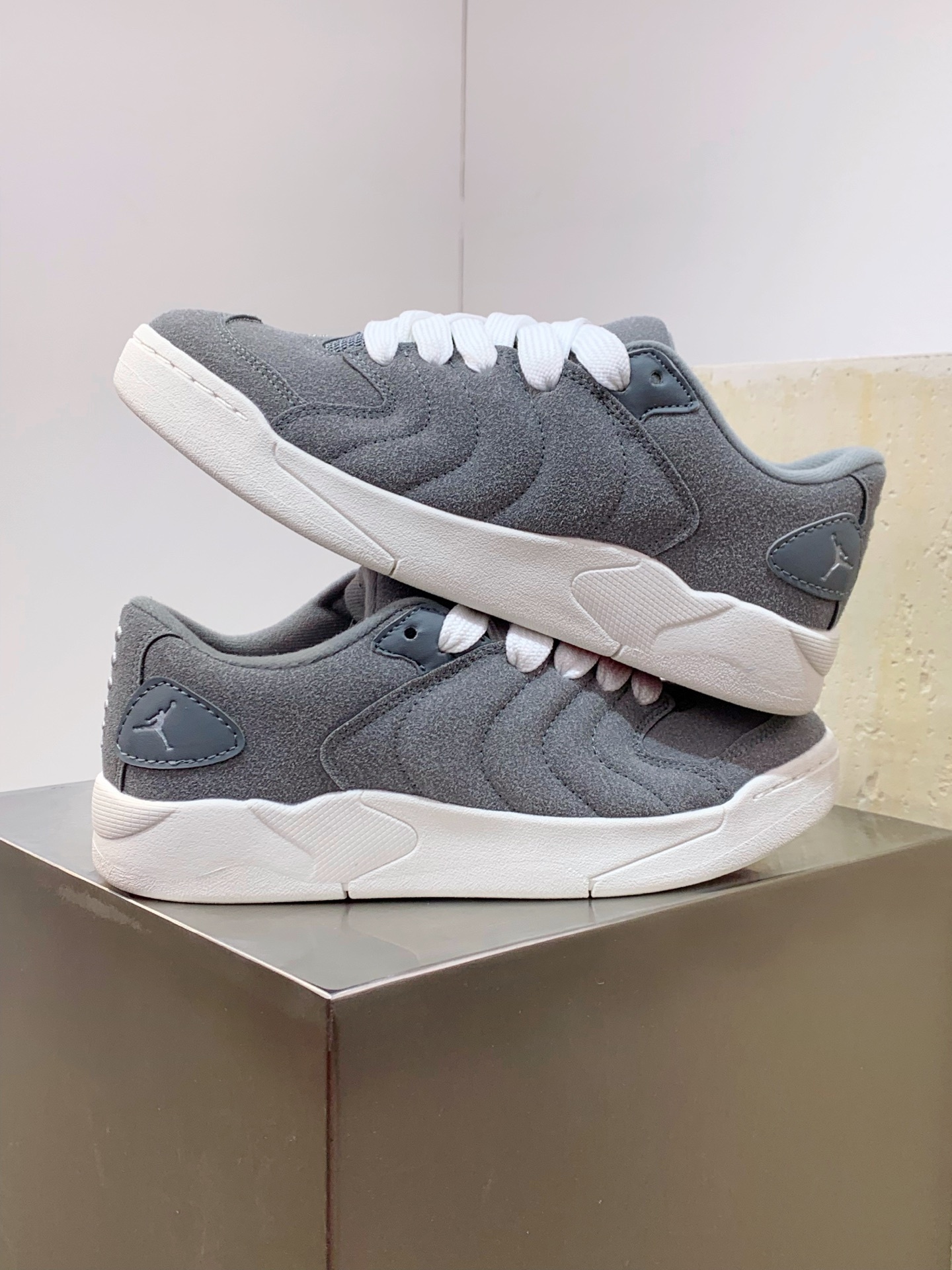 Nike Dunk Low Grey / White detail view 5
