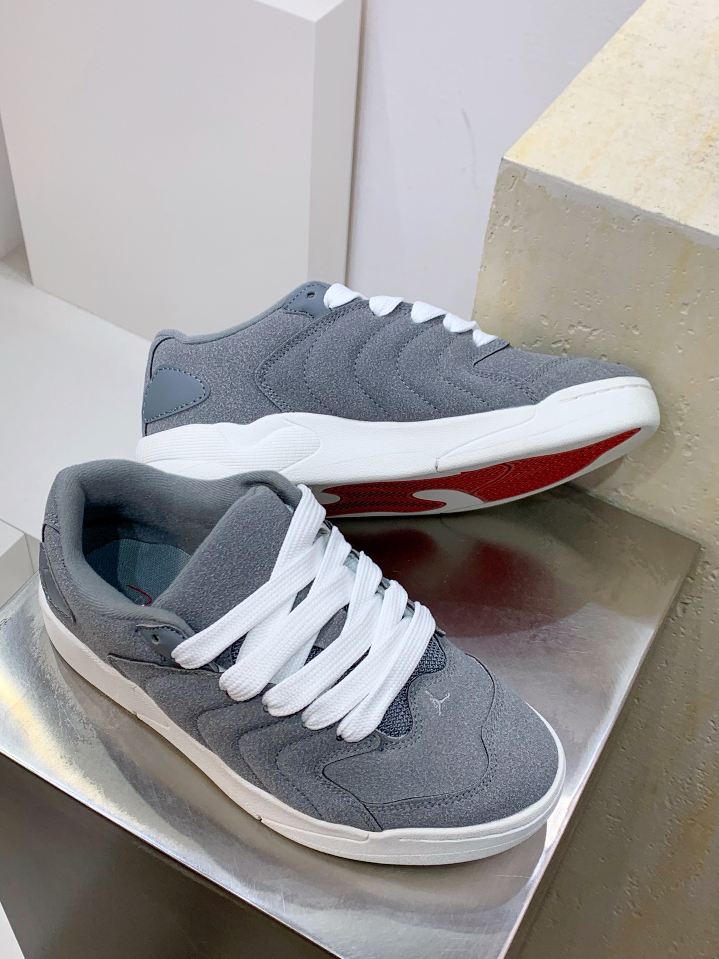 Nike Dunk Low Grey / White detail view 7