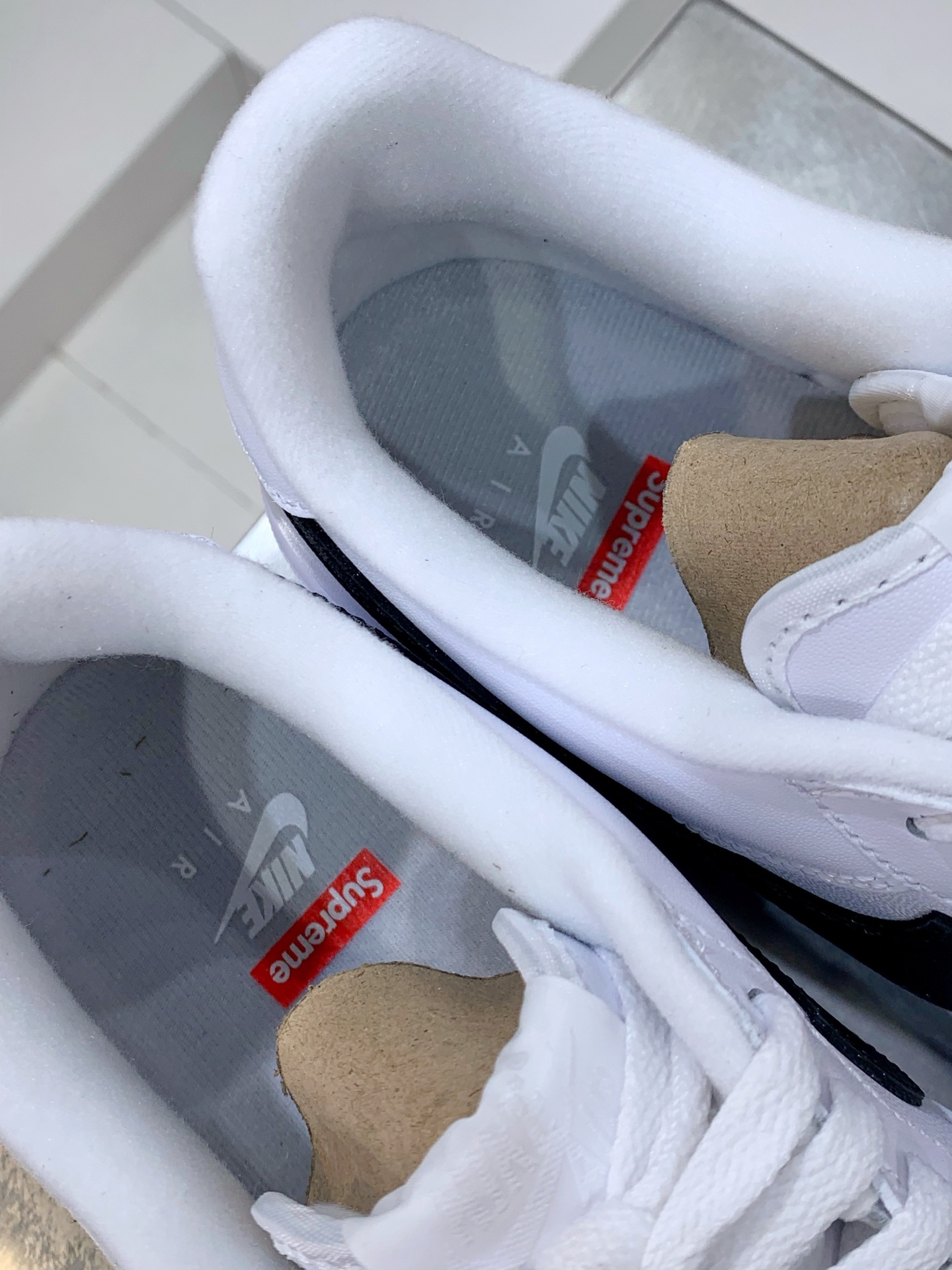 Nike Air Force 1 Low White / Grey detail view 2
