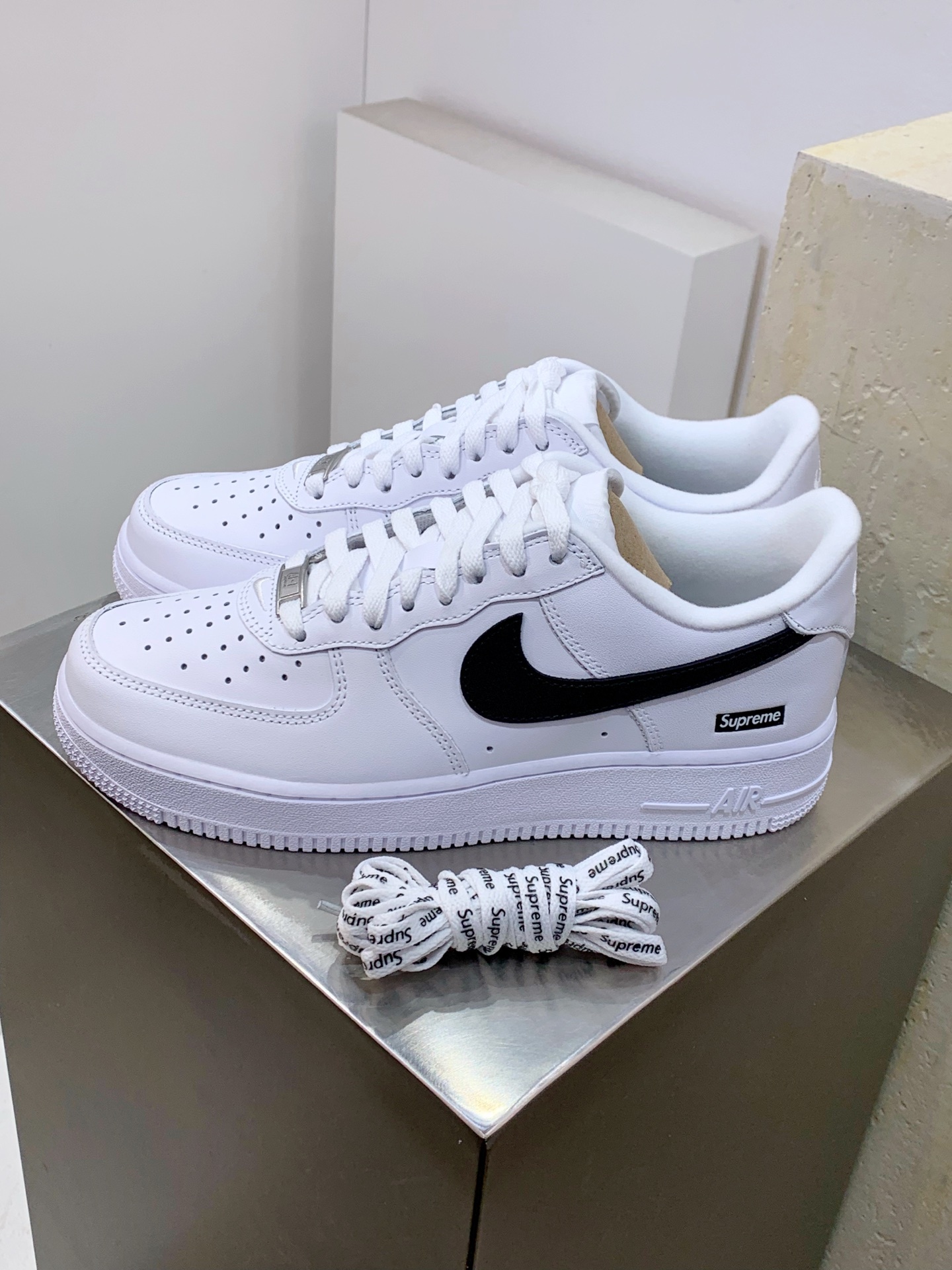 Nike Air Force 1 Low White / Grey detail view 8