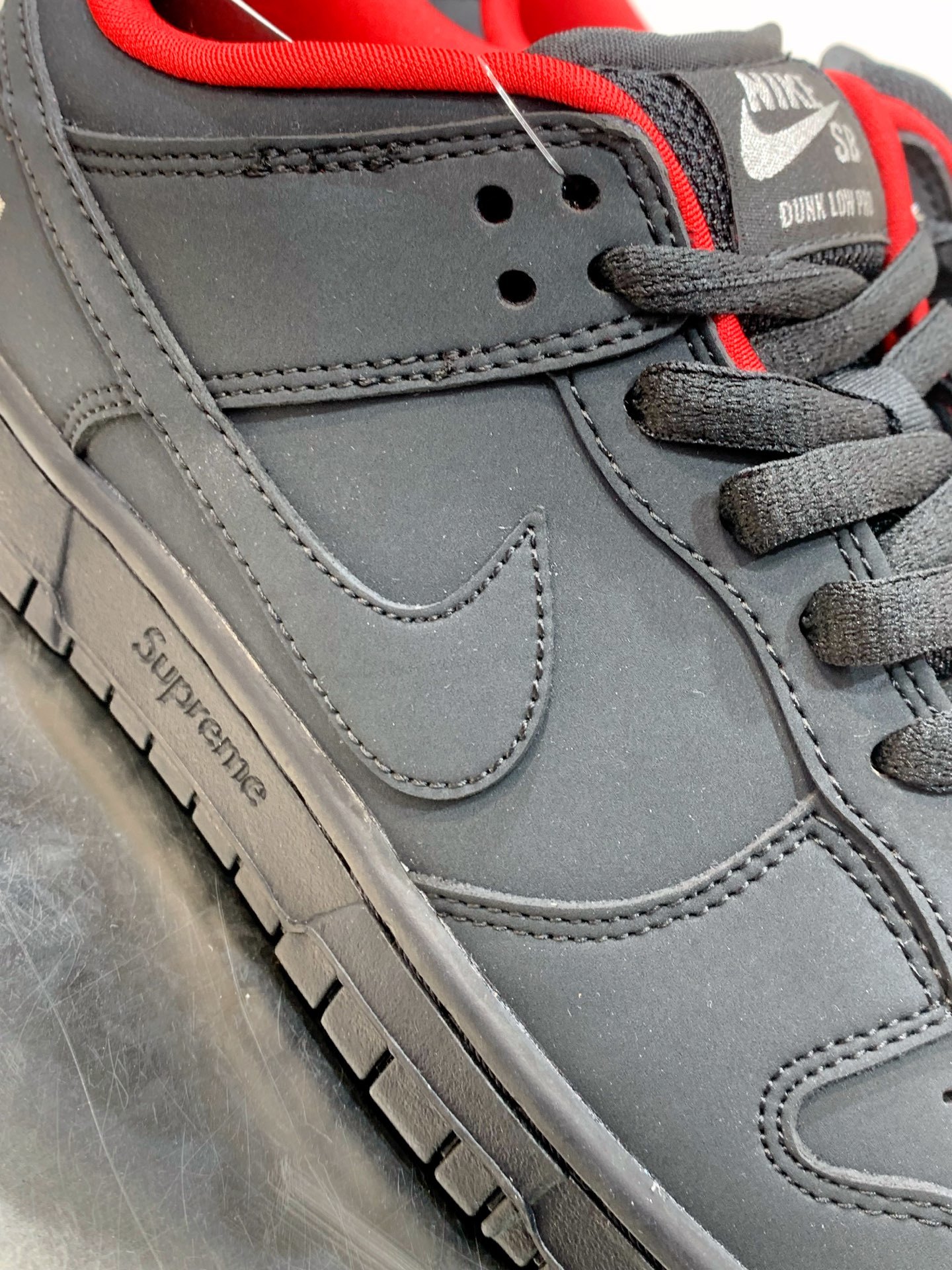 Nike Air Force 1 Low Grey / White detail view 1