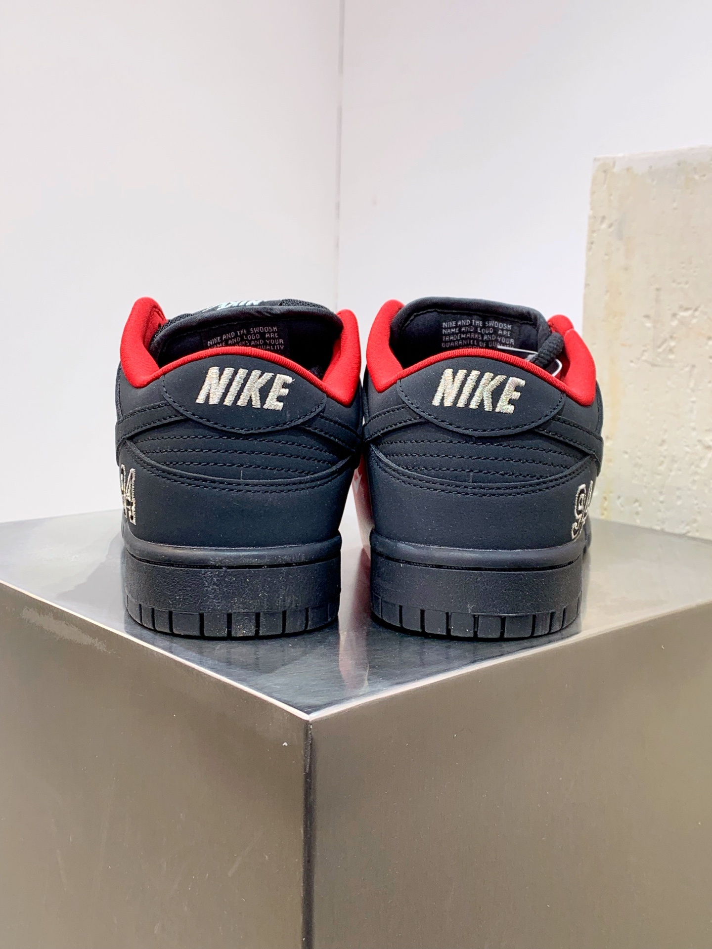 Nike Air Force 1 Low Grey / White detail view 3