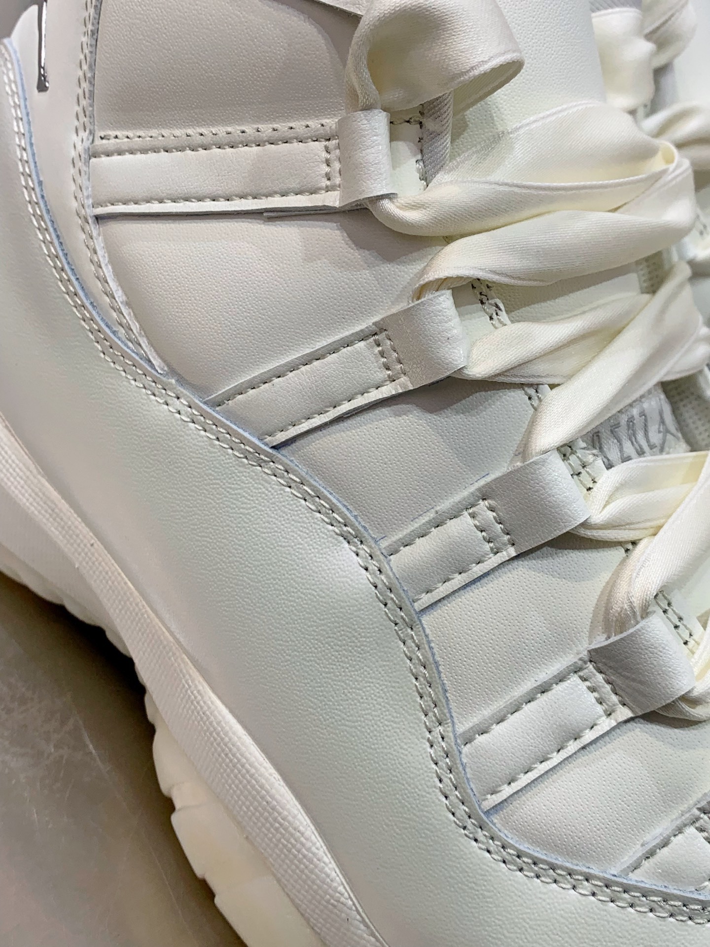 Nike Air Force 1 Low White / Grey detail view 1