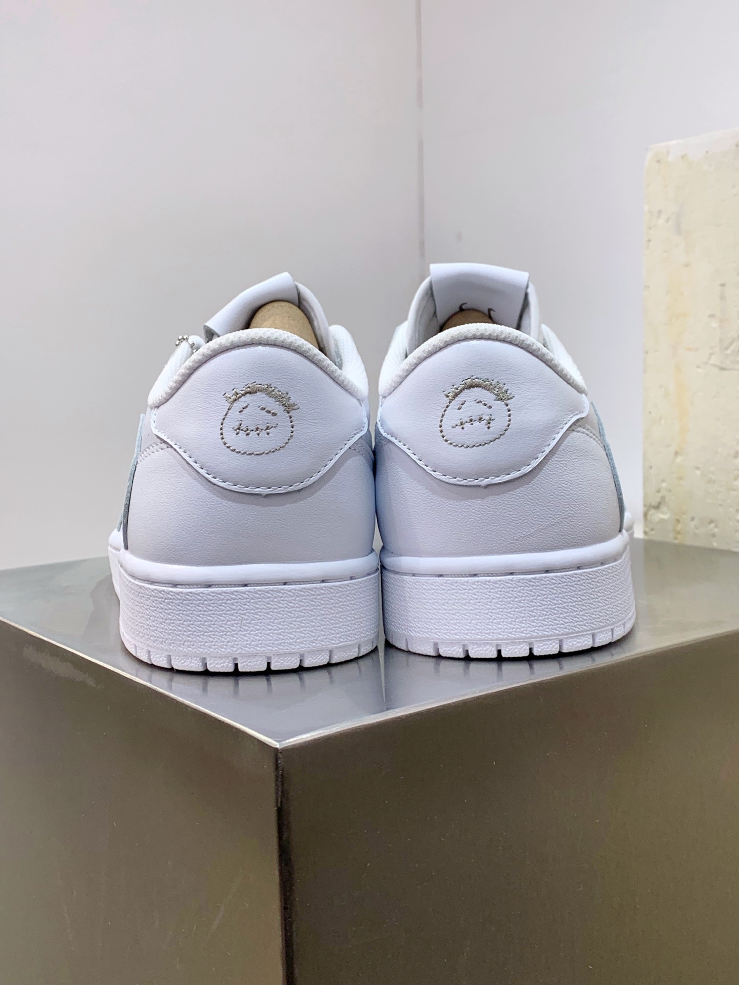 Nike Air Force 1 Low White / Grey detail view 3