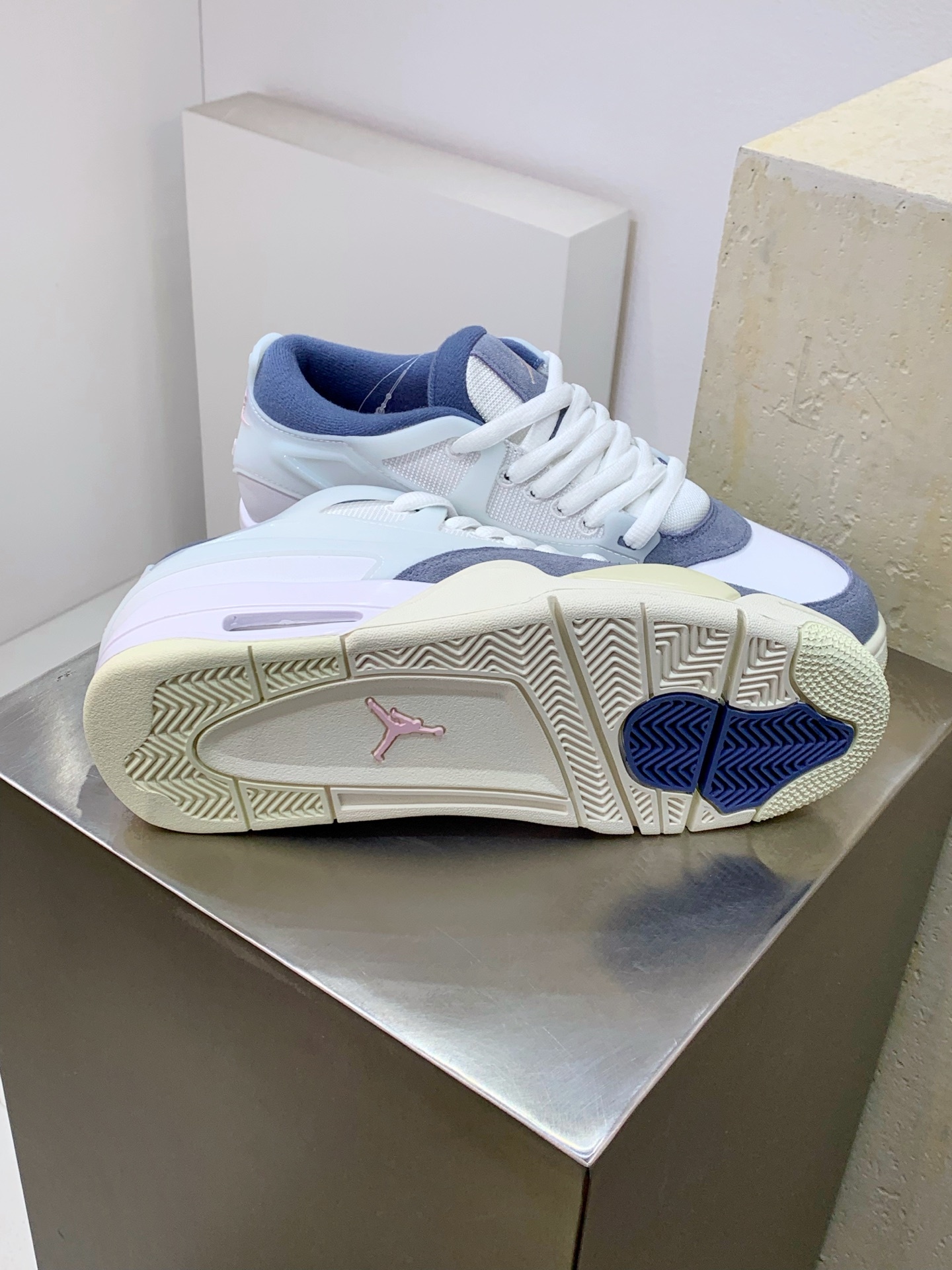 Nike Air Force 1 Low White / Blue detail view 6