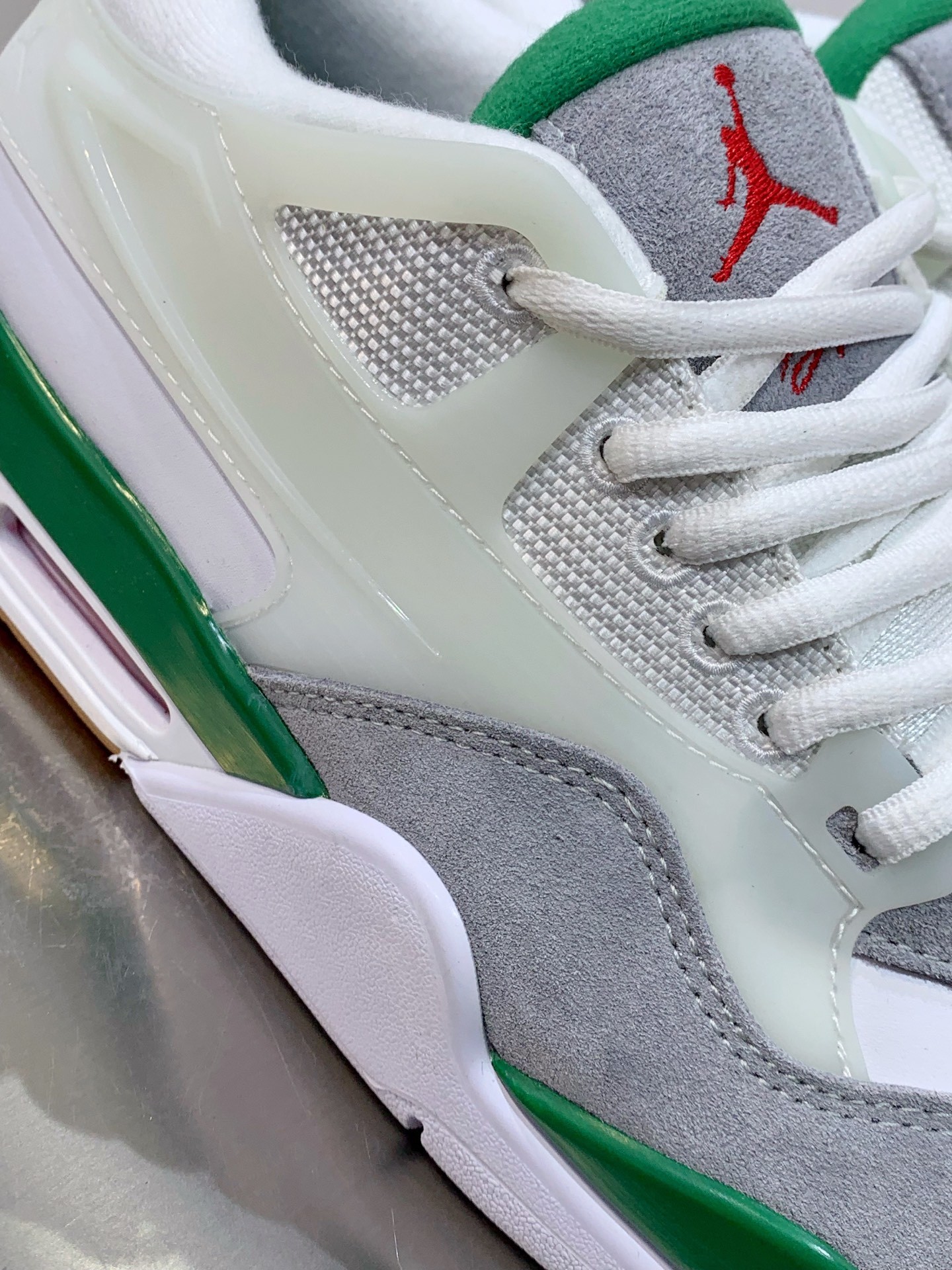 Nike Air Force 1 Low White / Grey detail view 1
