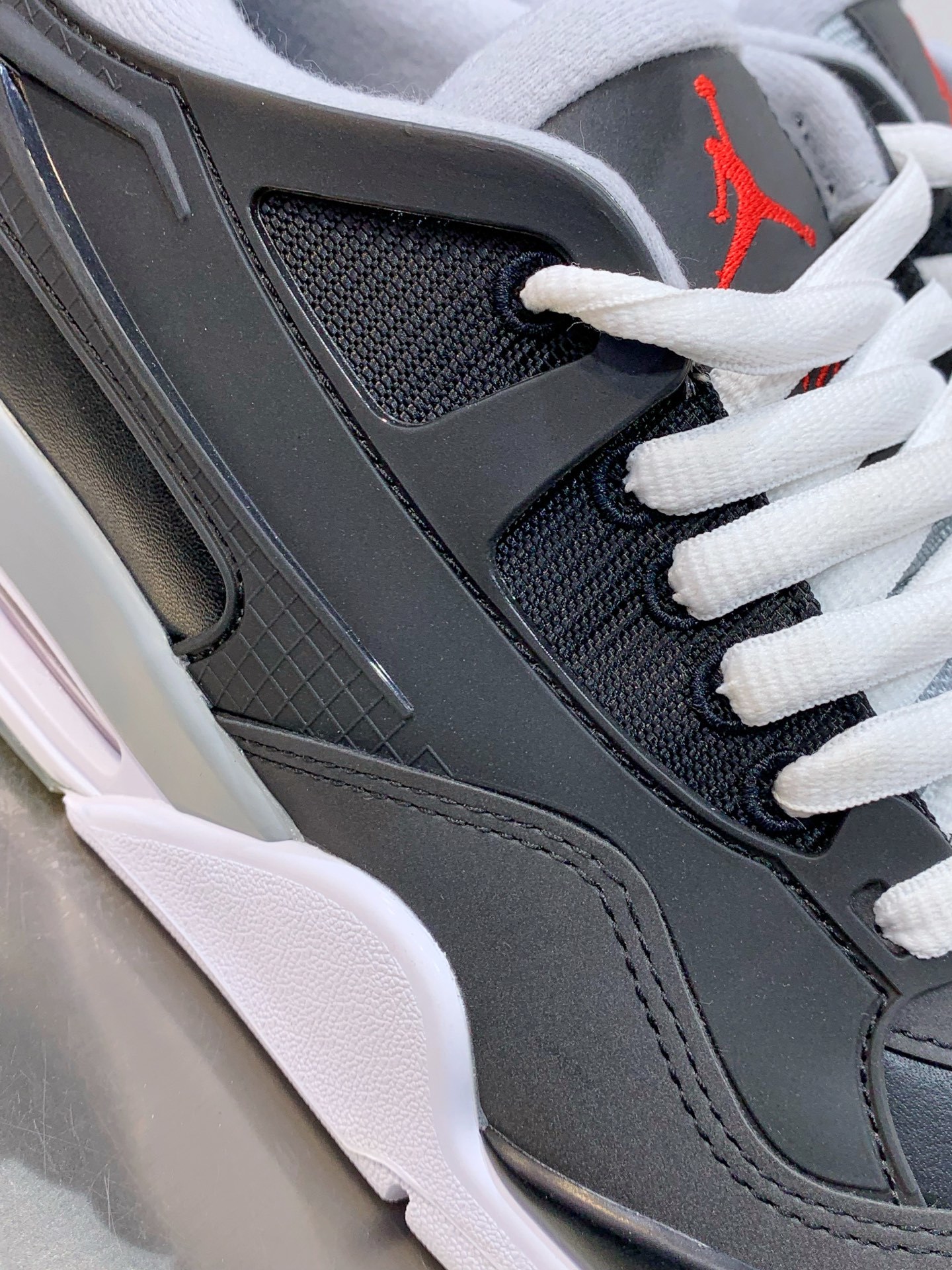 Nike Air Force 1 Low Grey / White detail view 1