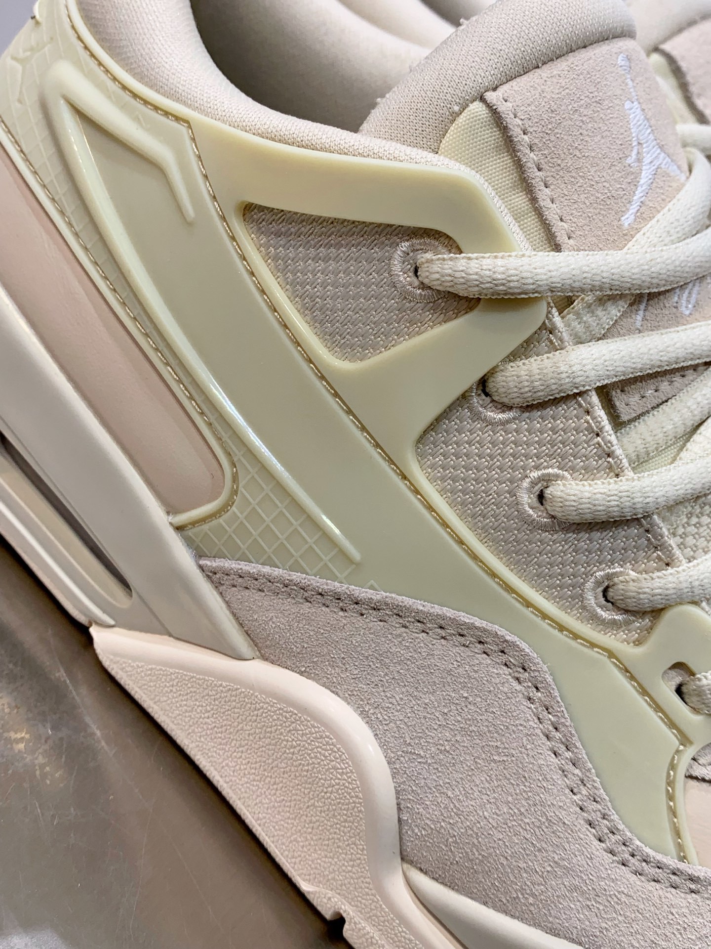 Nike Air Force 1 Low White / Grey detail view 1