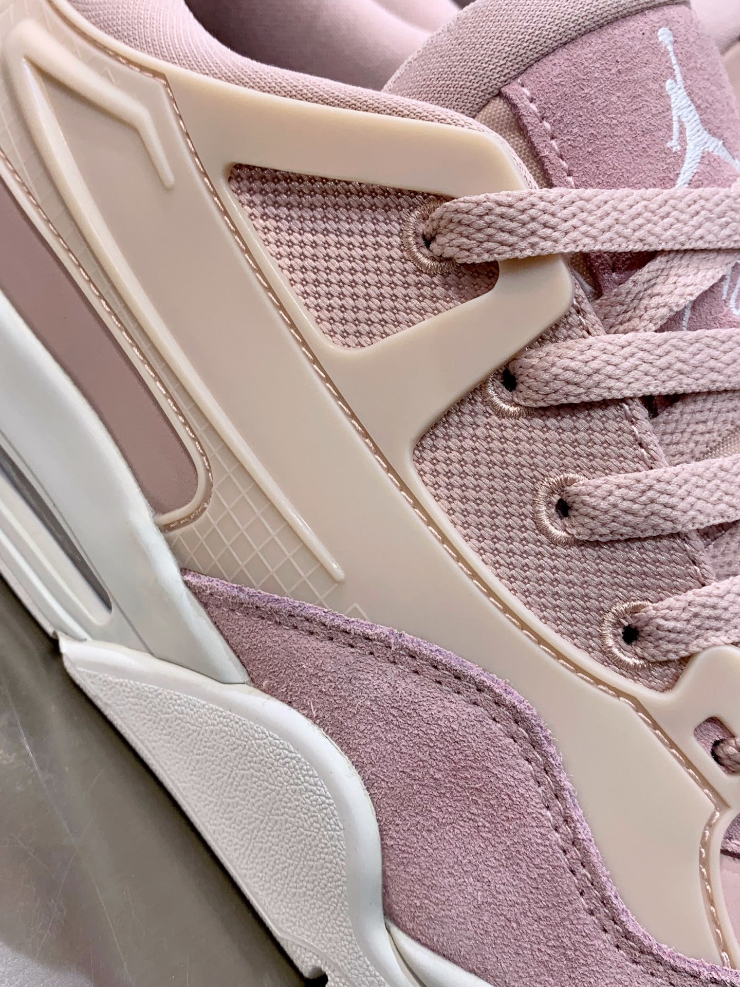 Nike Air Force 1 Low White / Grey detail view 1